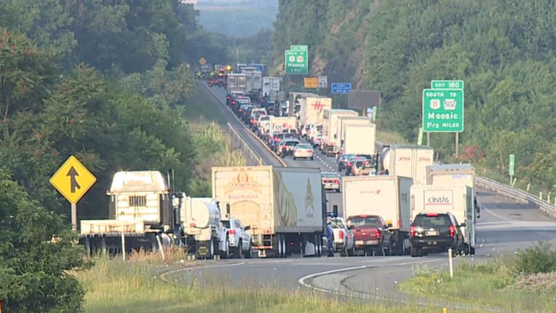 UPDATE Crash ties up traffic on Interstate 81 in Lackawanna County