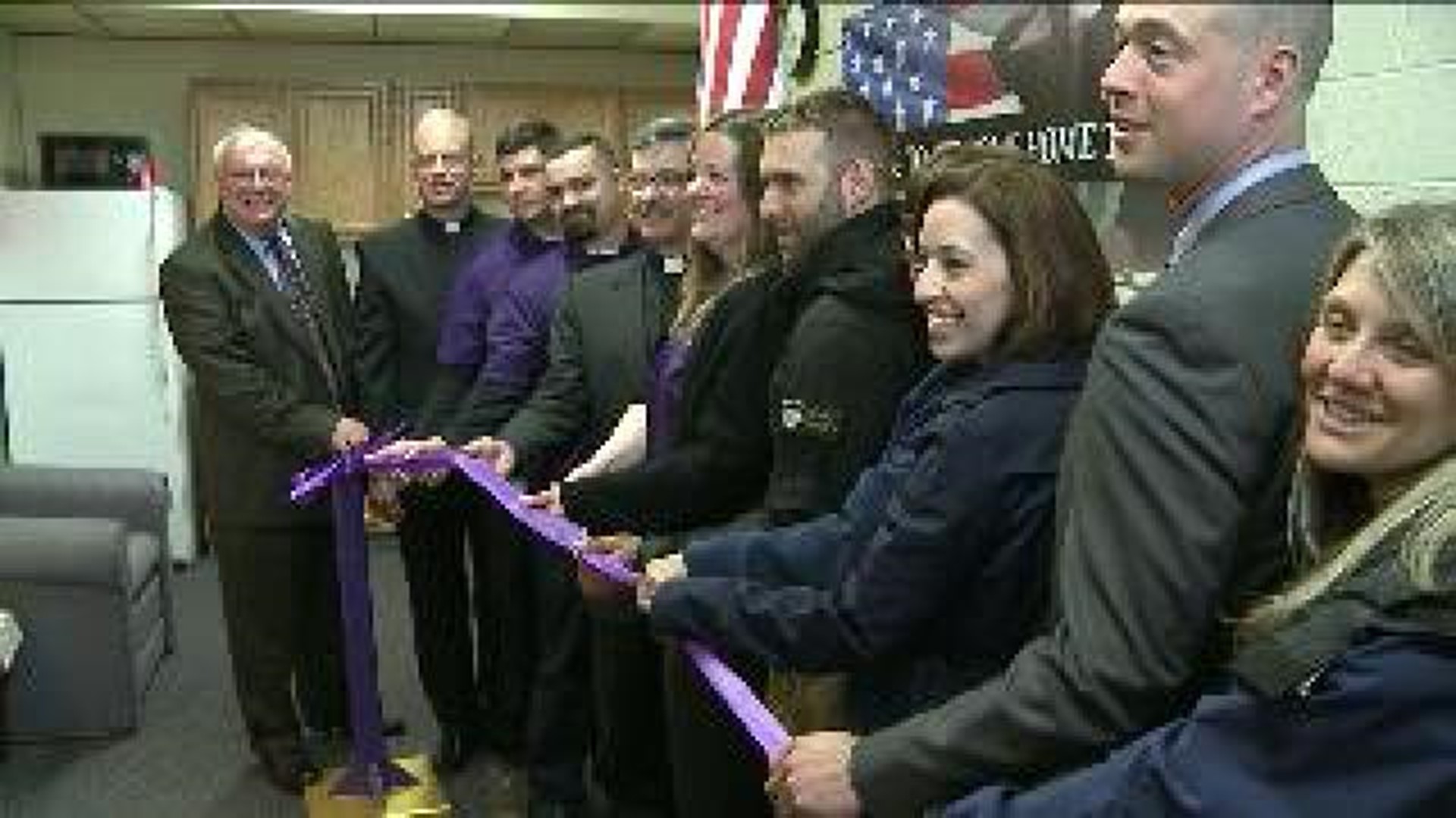 Students Commemorate New Veterans Lounge