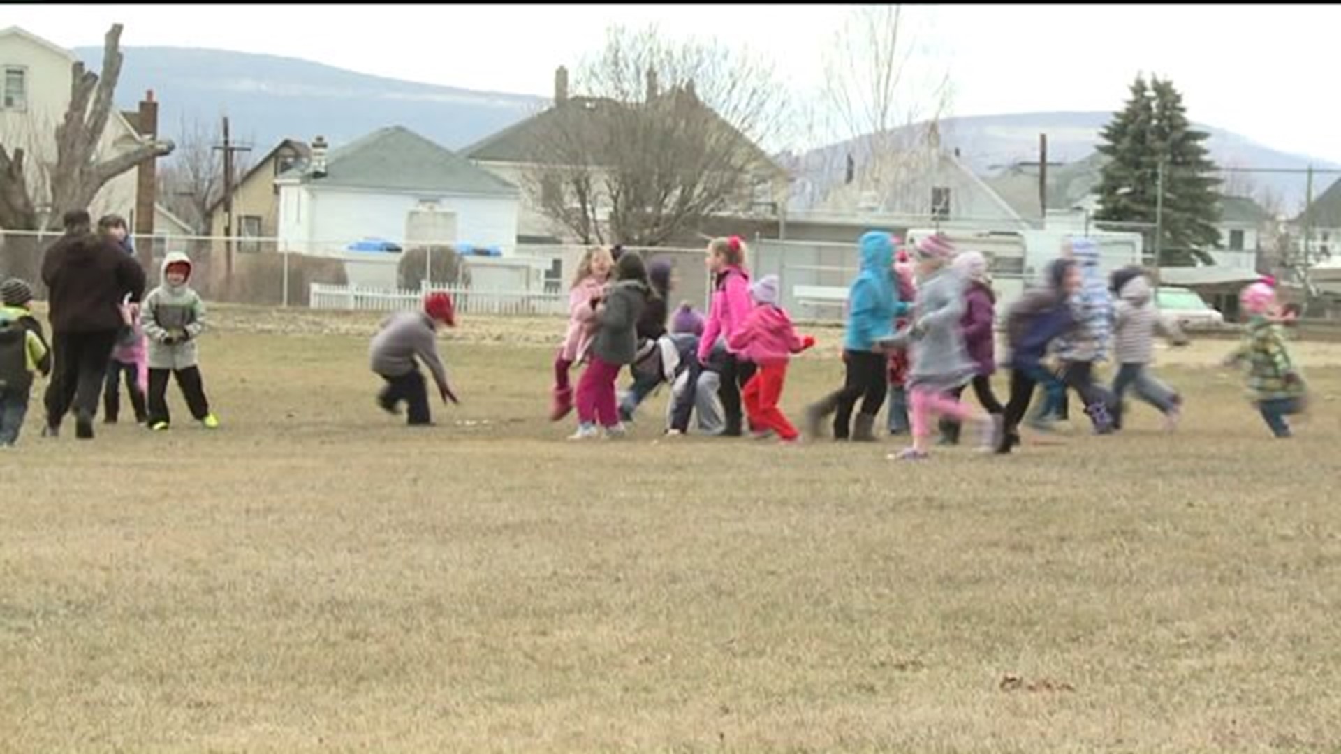 Hundreds of Kids Showed Up for Annual Bunny Hunt