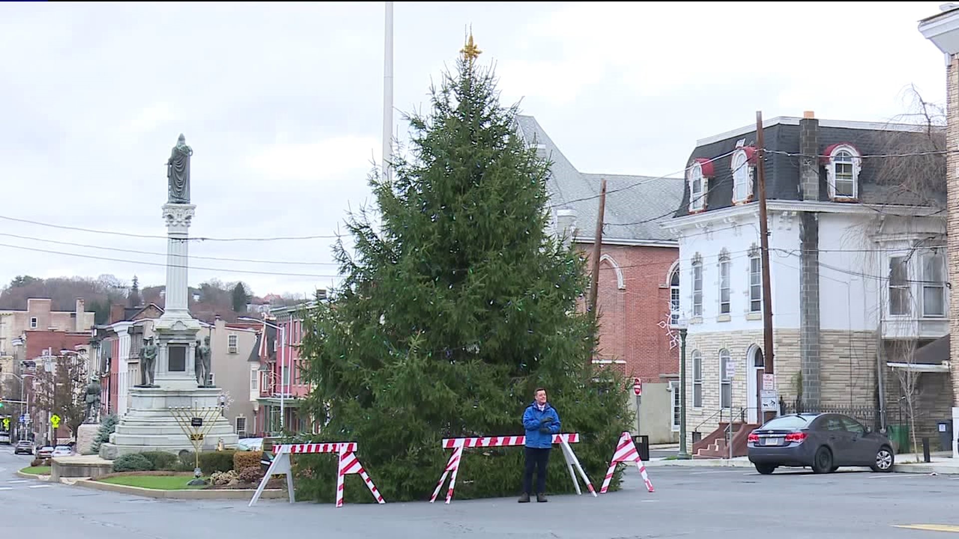 Oh! Christmas Tree! Pottsville Debuts Huge Tree