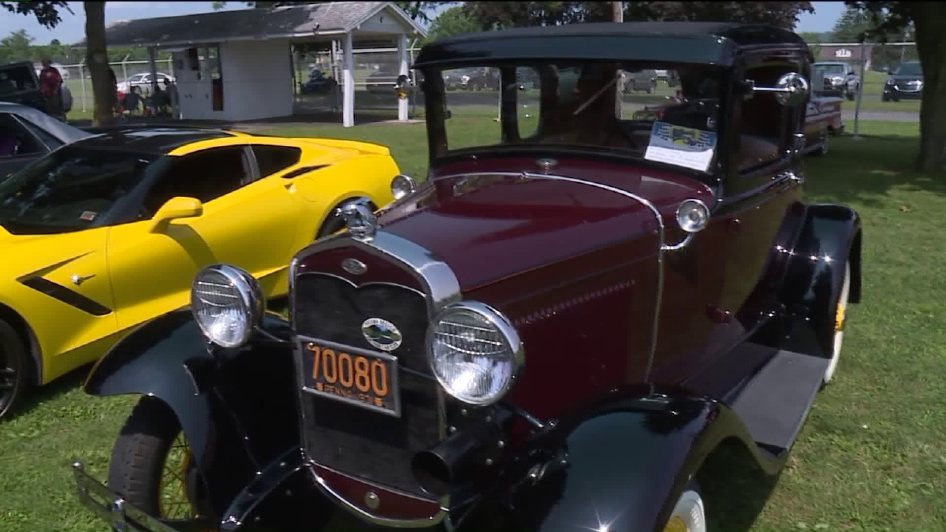 Car Show Benefits Meals on Wheels