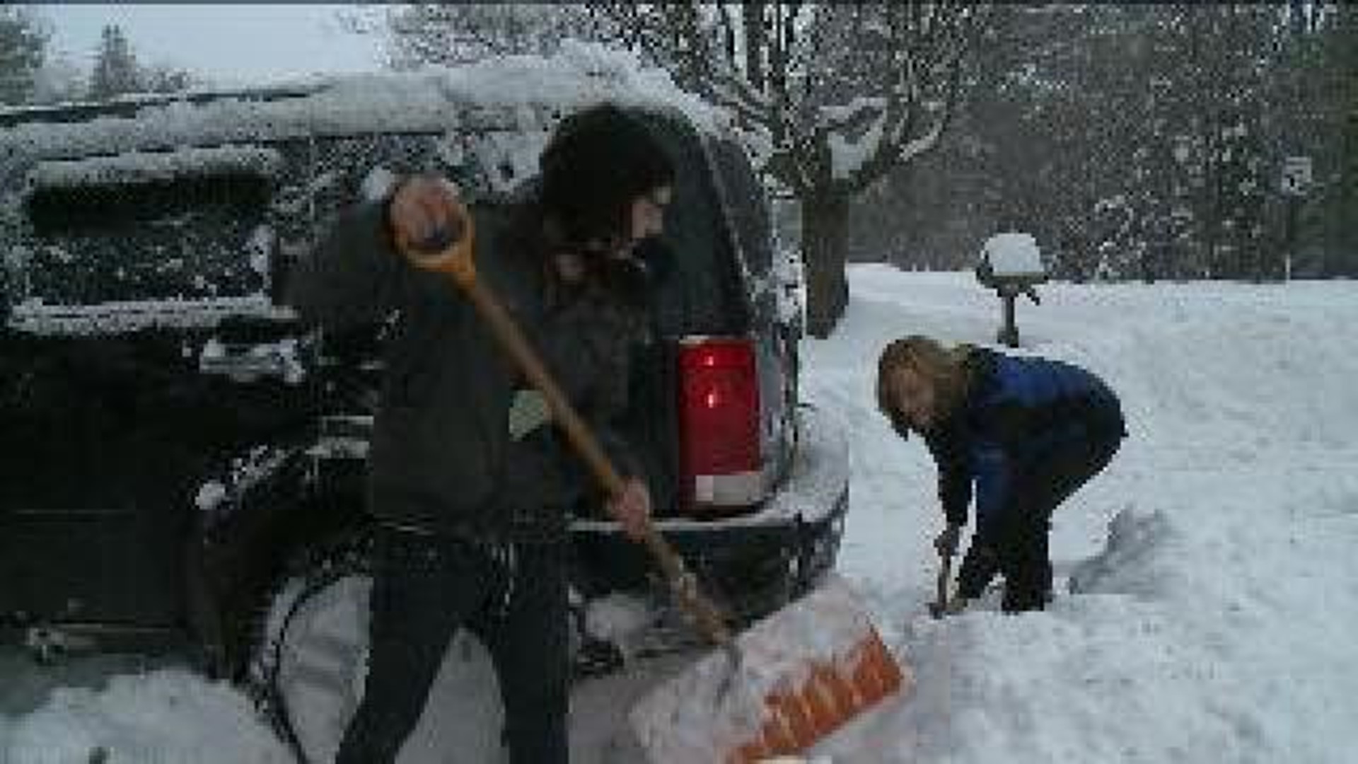 Lull In Storm Gives Some A Chance To Dig Out