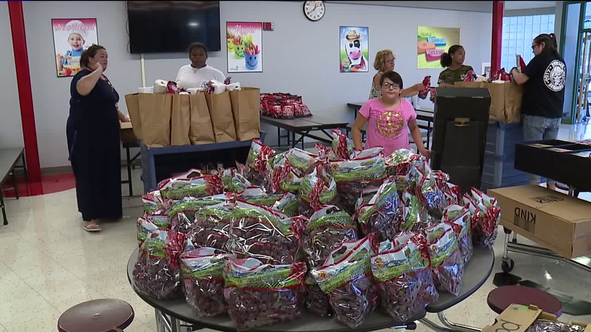 Produce Handed out at Carbondale Elementary