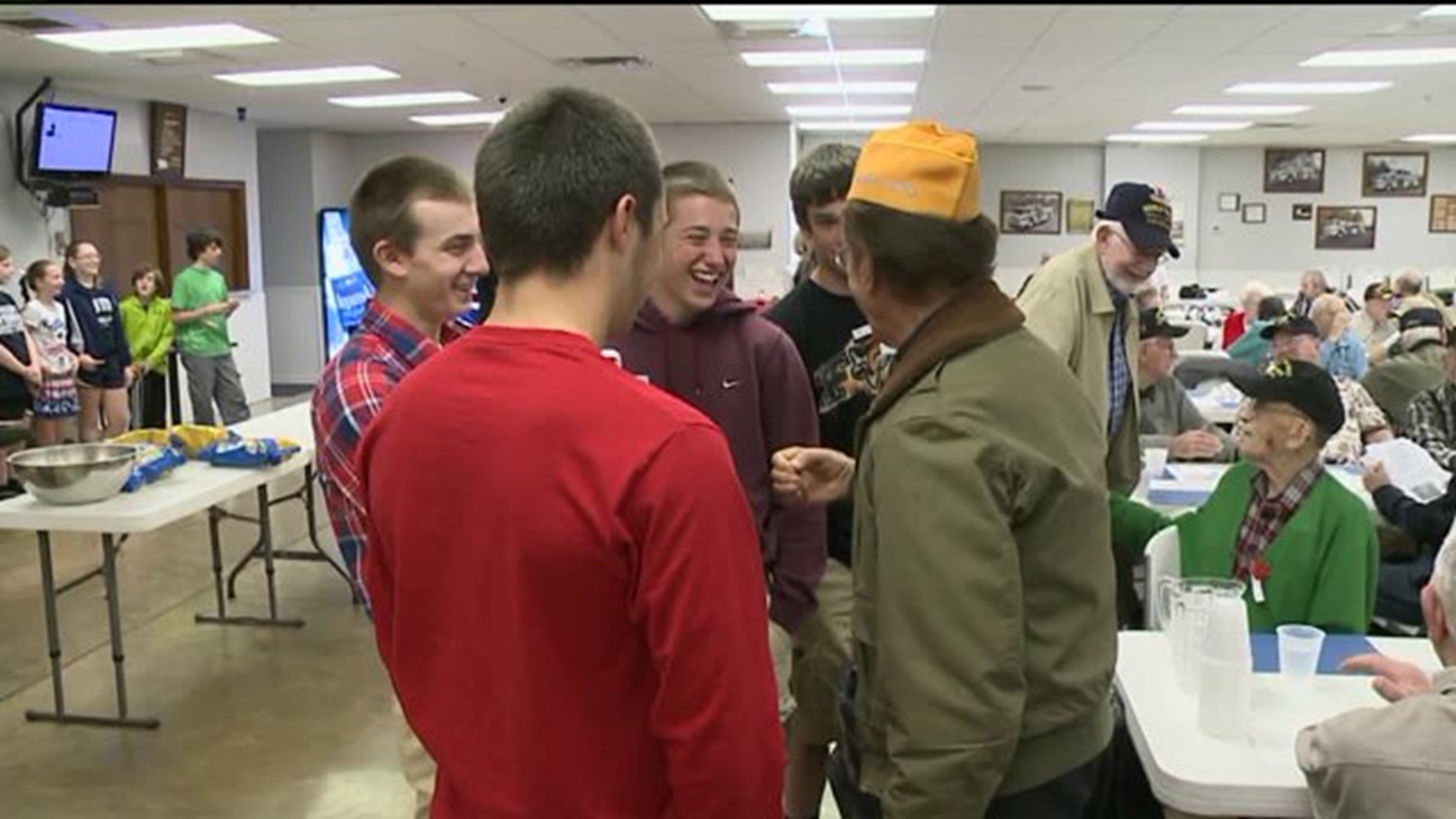 Students and WWII Vets Share Lunch, Stories