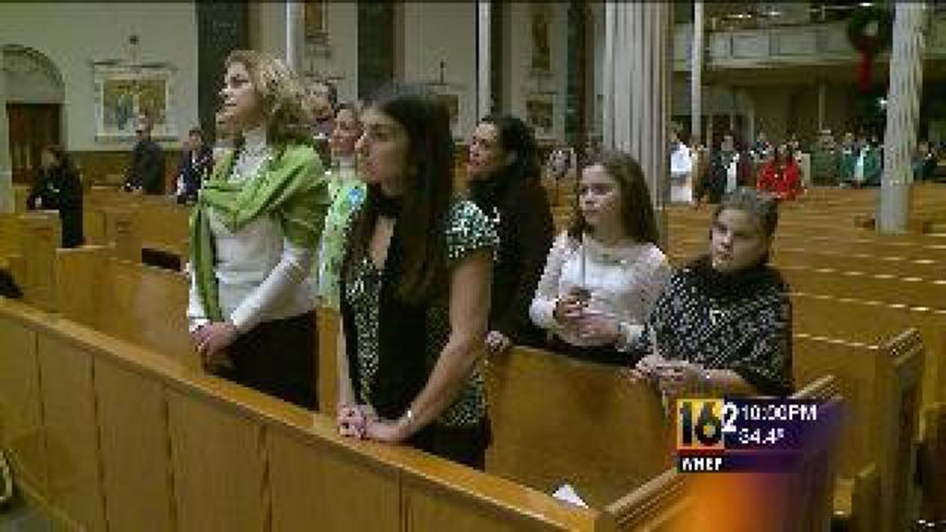 Interfaith Service Held For Connecticut Victims