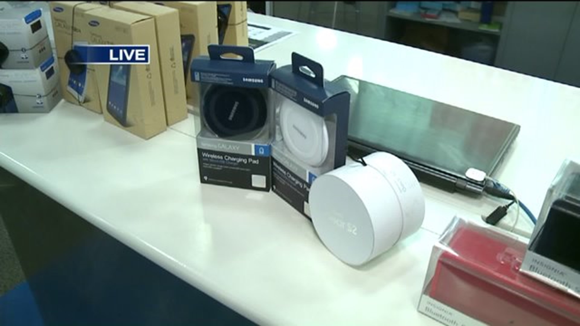 There`s Still Time To Go High Tech: Stocking Stuffers and "Smart Lights"