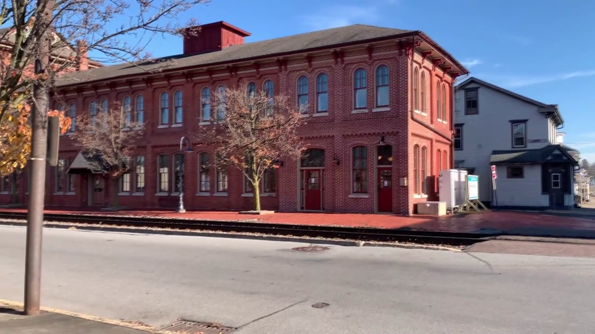 Formally a passenger train station, Sunbury Station is a marketplace that is home to a variety of antiques, railroad memorabilia, and craft vendors.