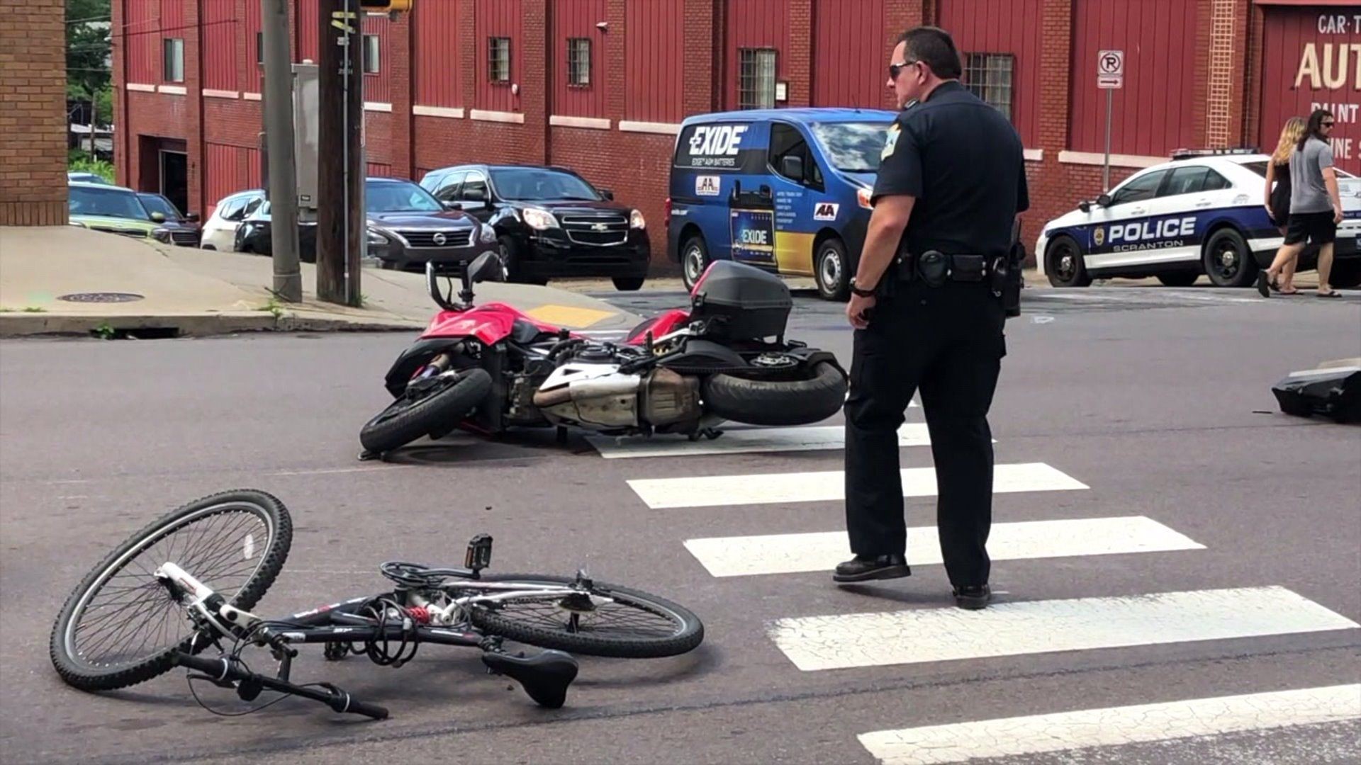 Motorcycle, Bicycle Collide in Scranton