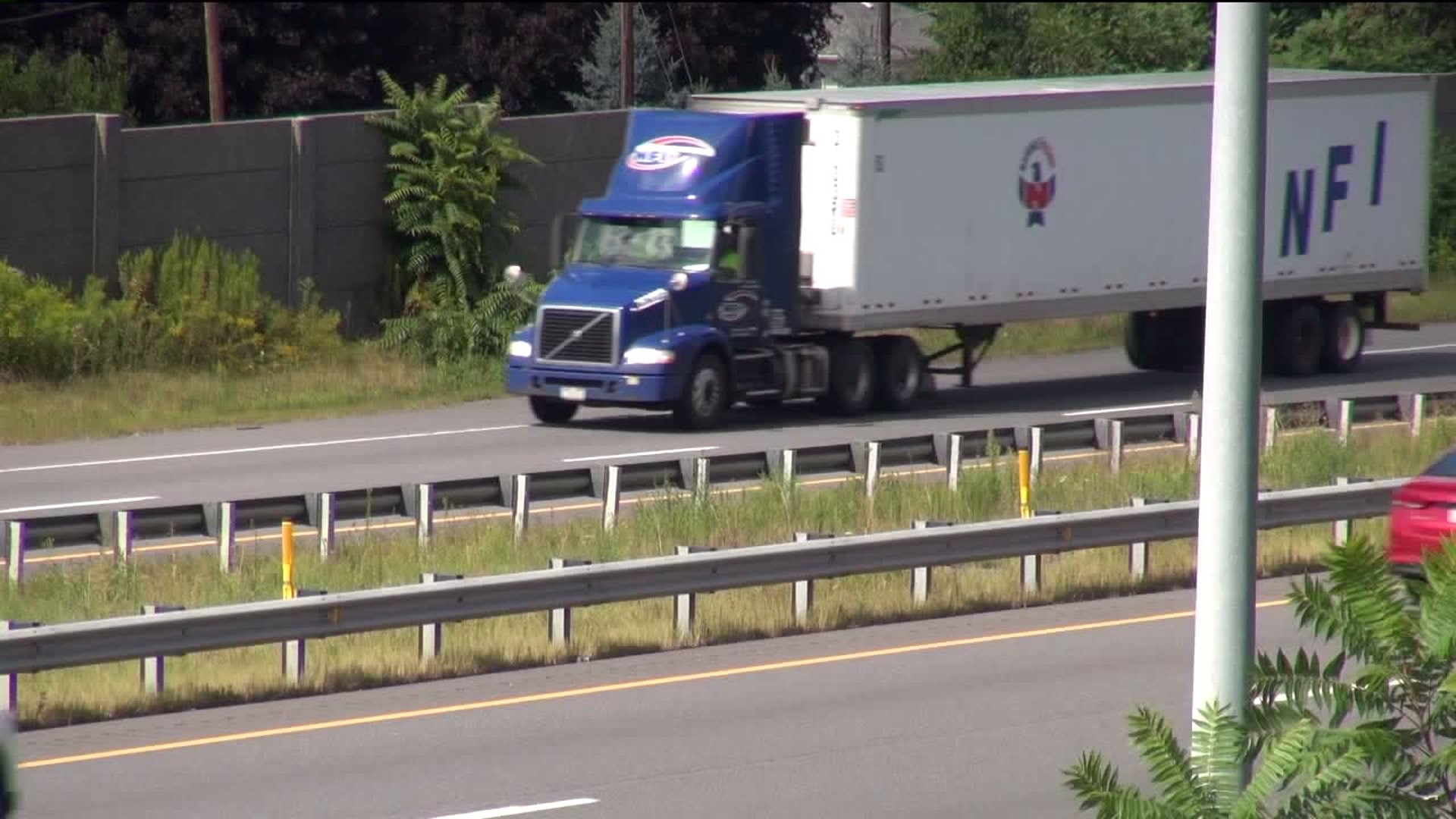 Congressman Backs Plan to Increase Insurance Truckers Must Carry