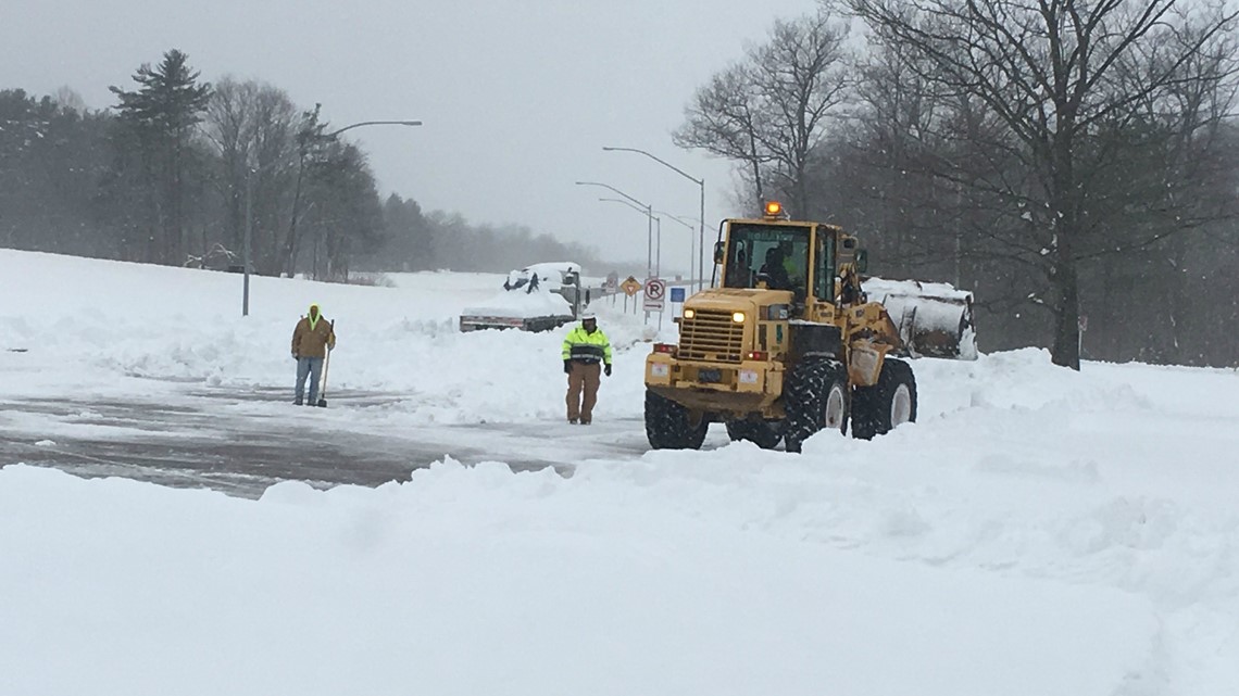 Truckers Stuck in Snow at Rest Stop | wnep.com