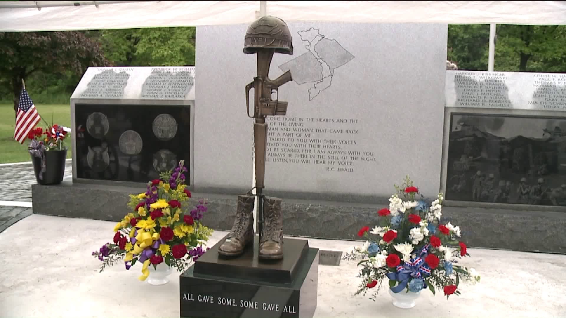 Vietnam Veterans Honored With Soldier`s Cross