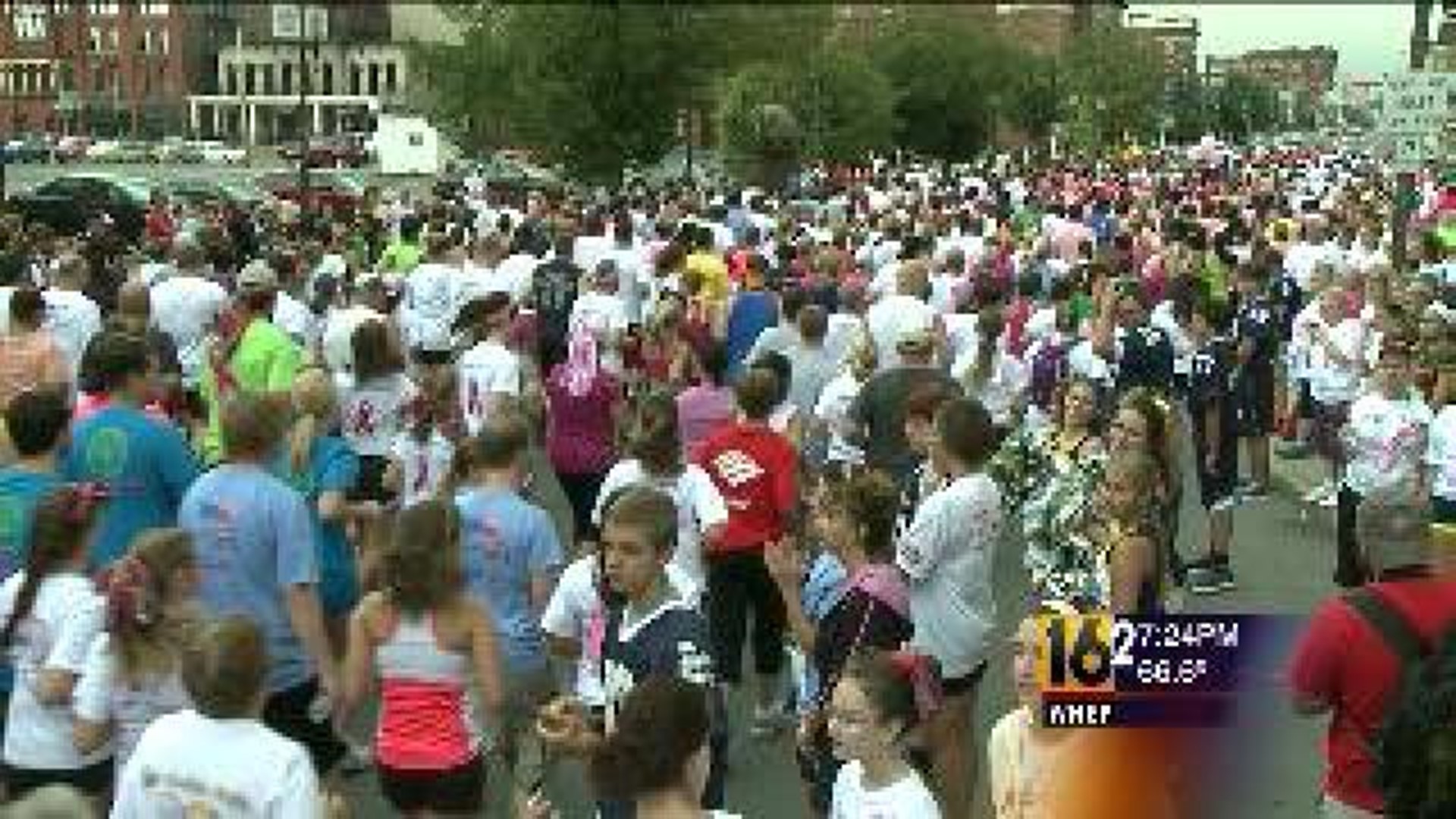 Thousands Turn Out To Race For The Cure