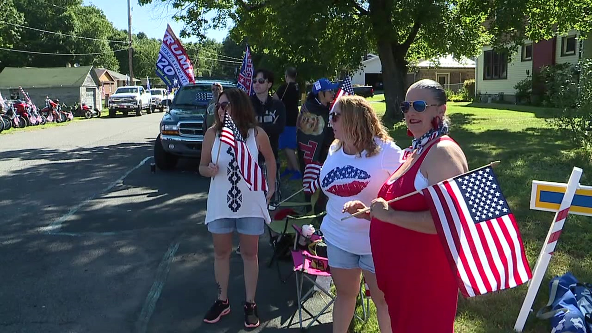 The campaign event in Old Forge drew fans and foes of Pres. Trump.