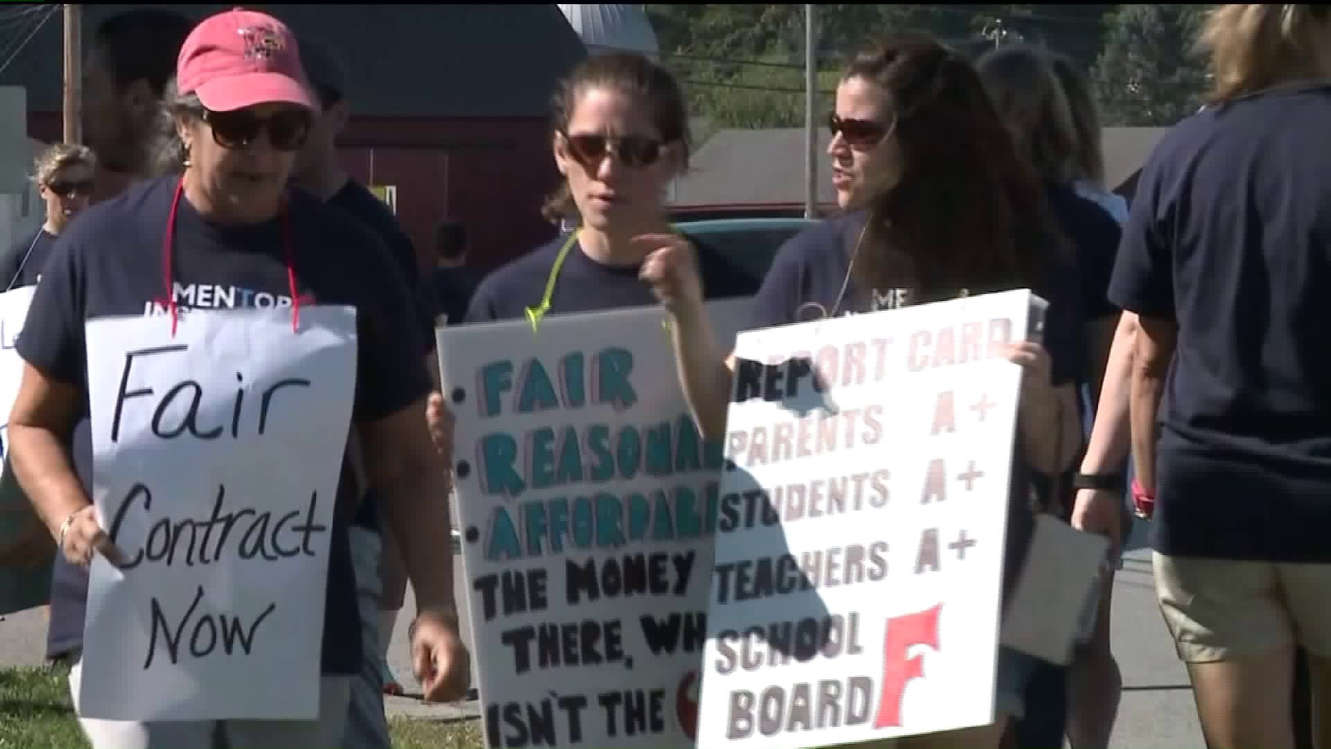 Teachers in Dallas School District Begin Strike
