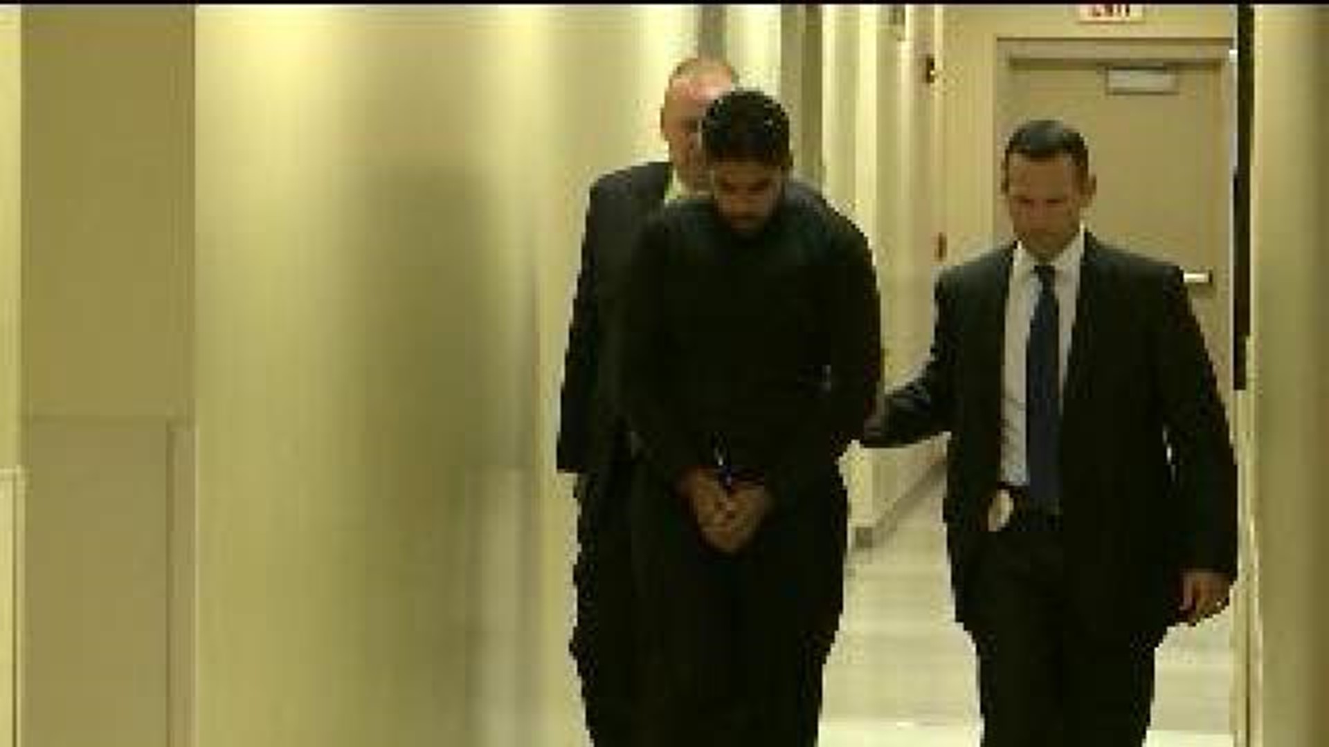 Pal Trial: Text Messages Examined in Court