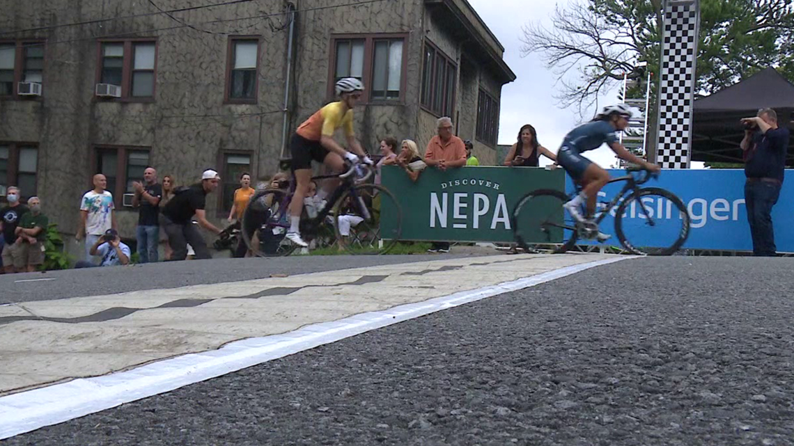 Cyclists climb Scranton’s Hill Section