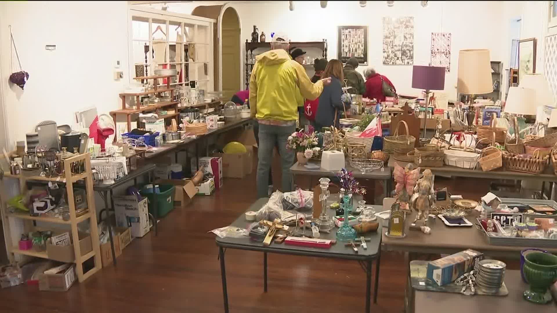 People packed the Packwood House in search of hidden treasures.