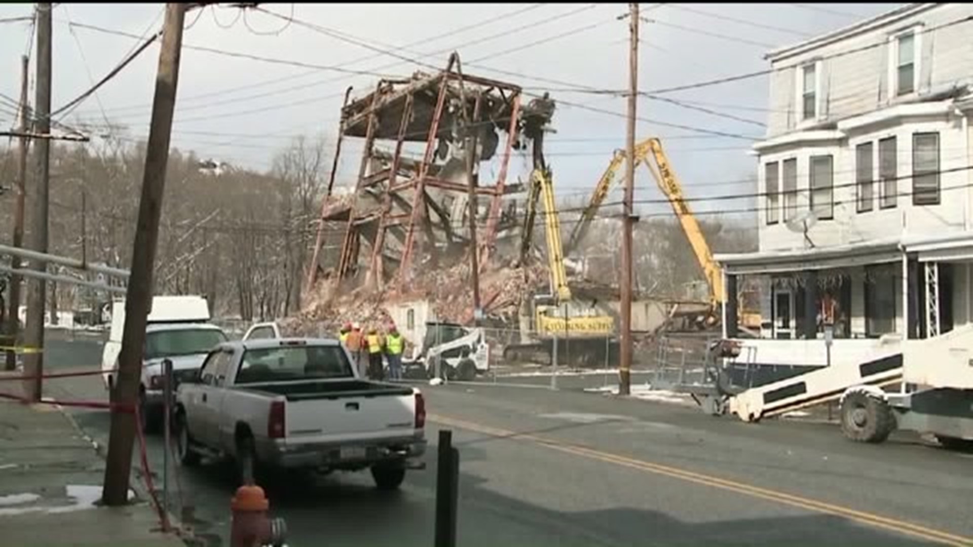 Watch the Old Kaier Brewery Come Crashing Down in Mahanoy City