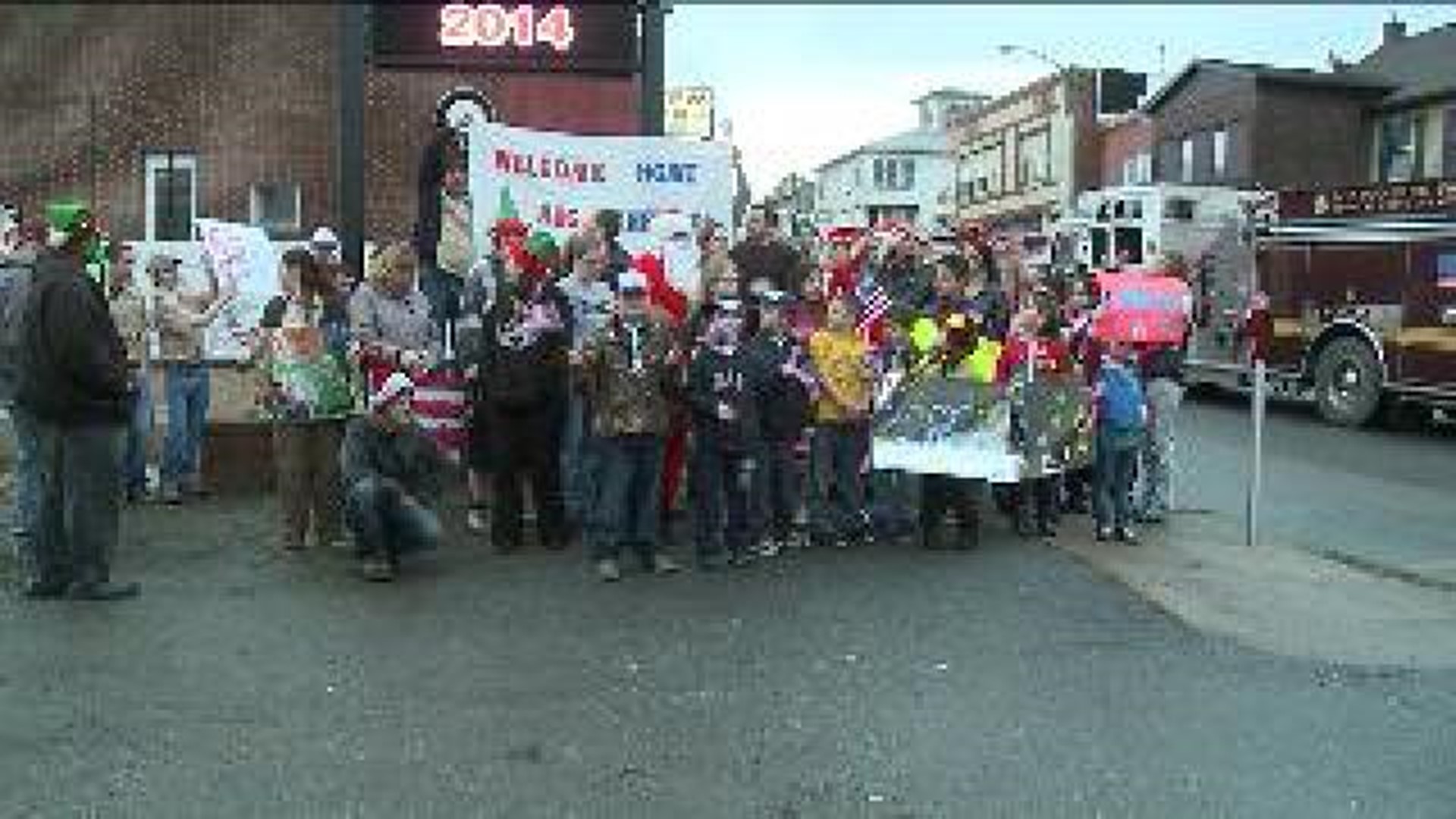 Soldier Returns Home to Warm Welcome