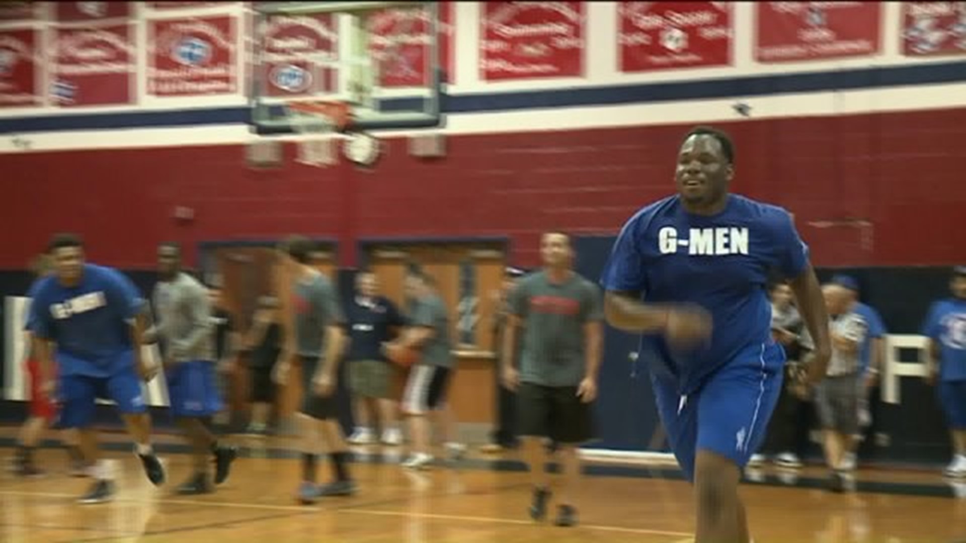 NY Giants Players on Hand for Charity Basketball Game