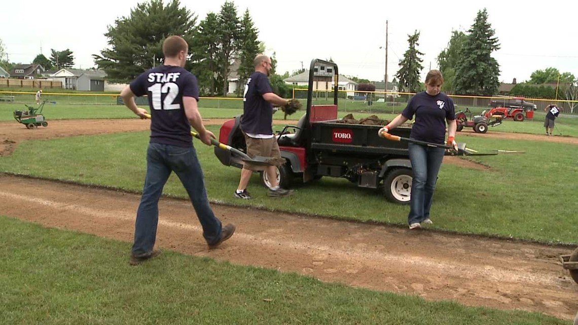SWB Yankees Help Moosic Little League