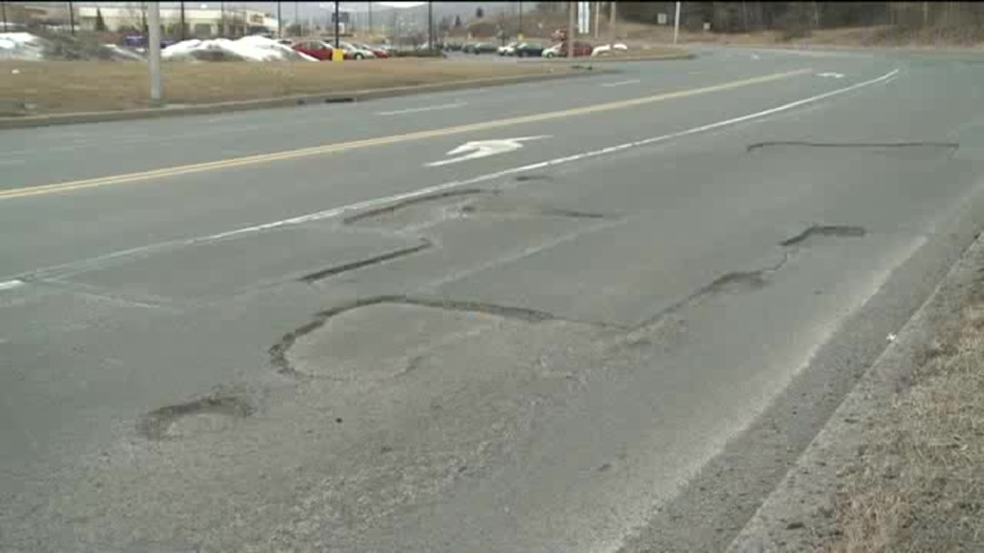 Mall’s Road May Take Weeks to Fix