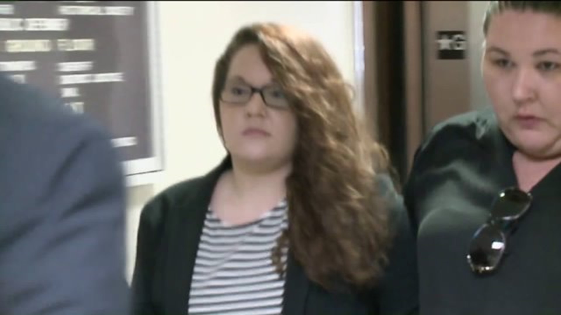 Former Teacher`s Aide Accused of Sex with Students Hopes for a Plea Deal