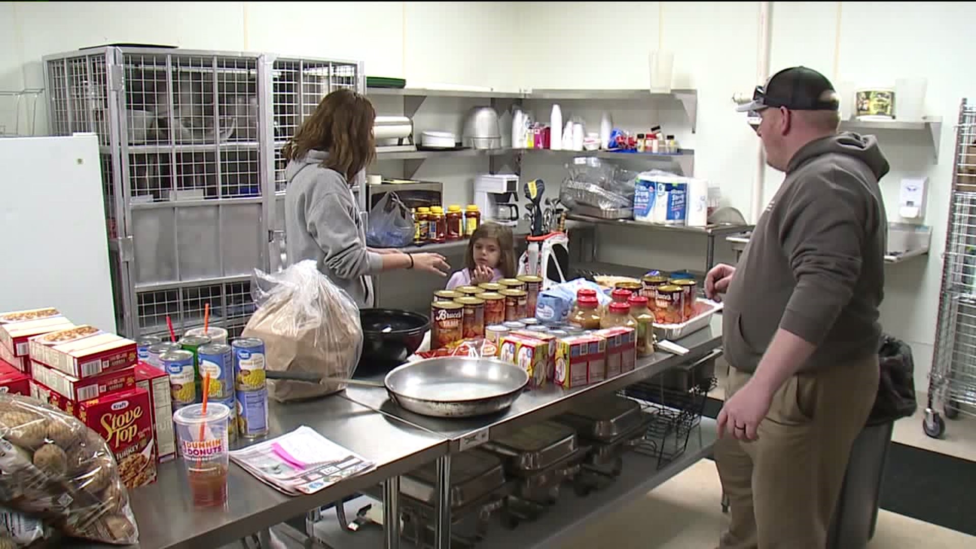 Veteran Serving Up Thanksgiving Meal for Less Fortunate