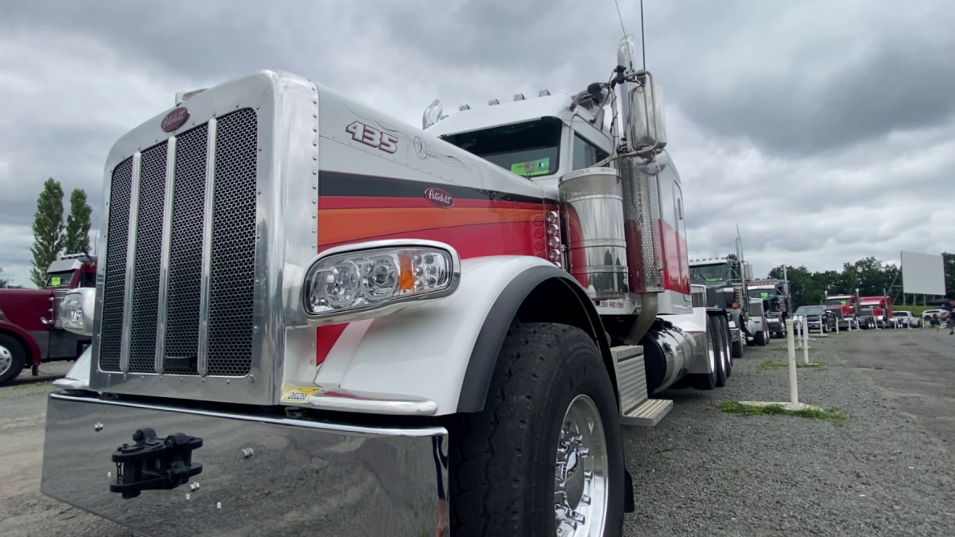 Truck owners participated in various categories, including best-in-show, best big rig, and best tow.