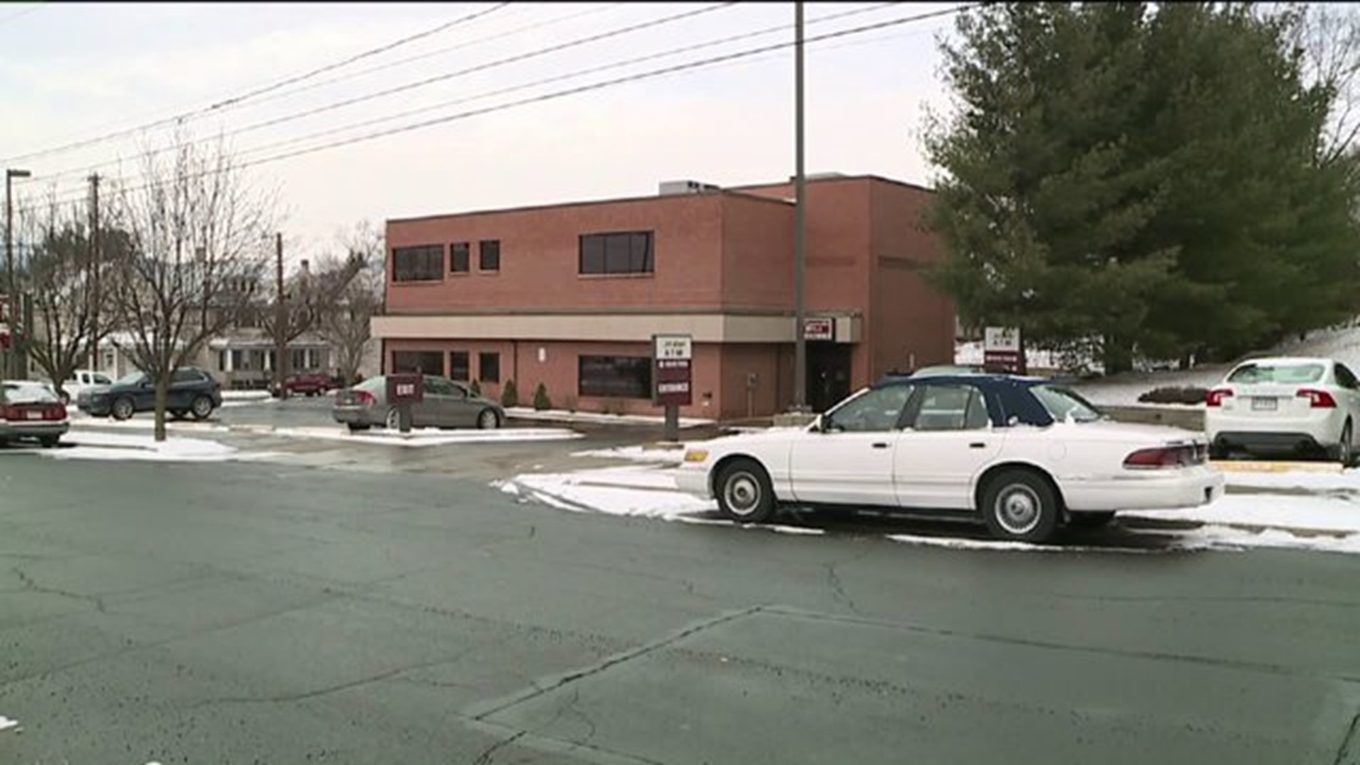 Bank in Scranton Hit by Robber