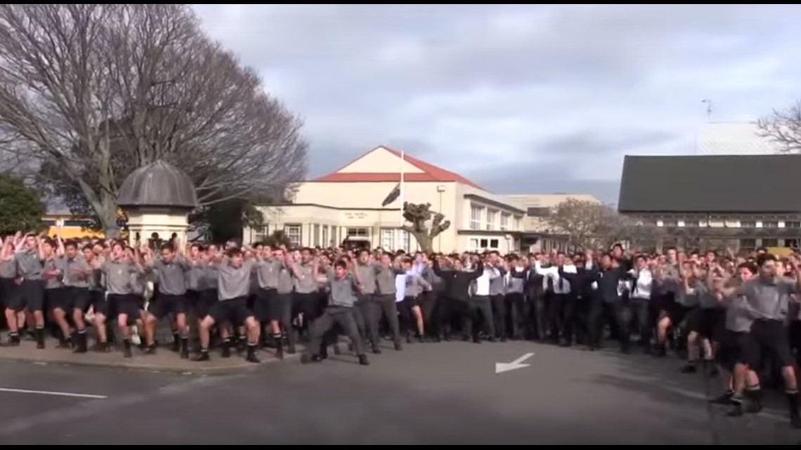 Hundreds of Students Perform Emotional Haka Dance at Popular Teacher’s Funeral