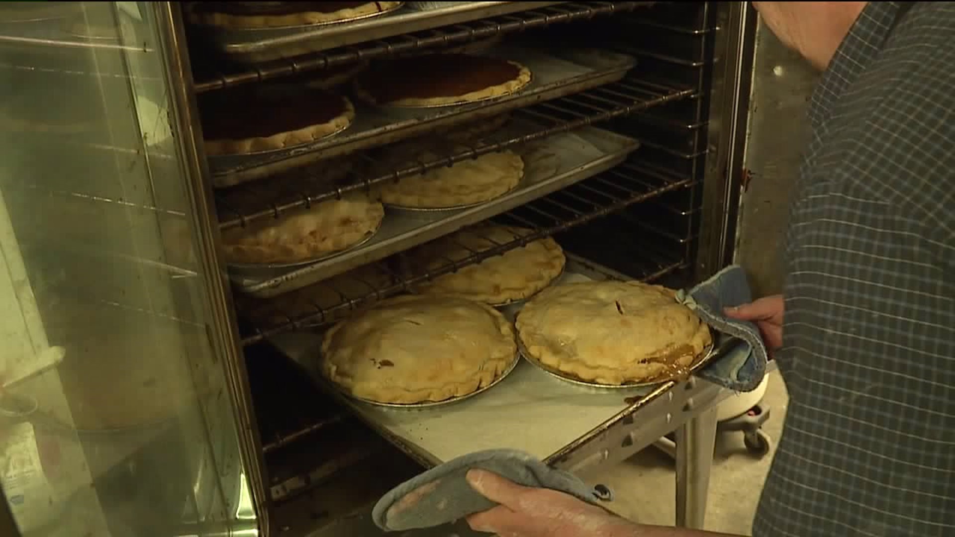 Bakers Busy Filling Hundreds of Pie Orders for Thanksgiving Dinner
