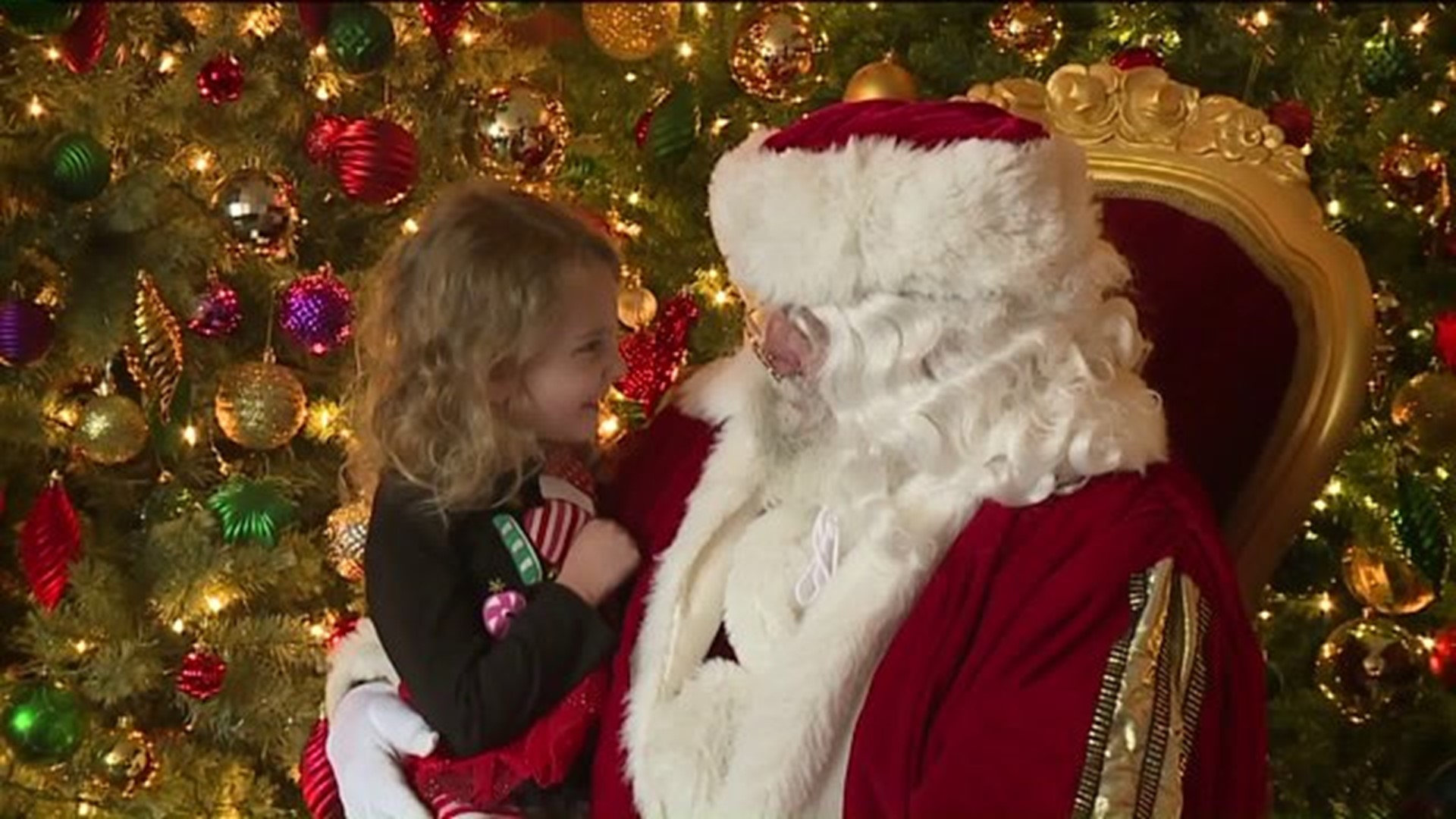 Santa Visits Kids at Ice Cream Shop in Luzerne County