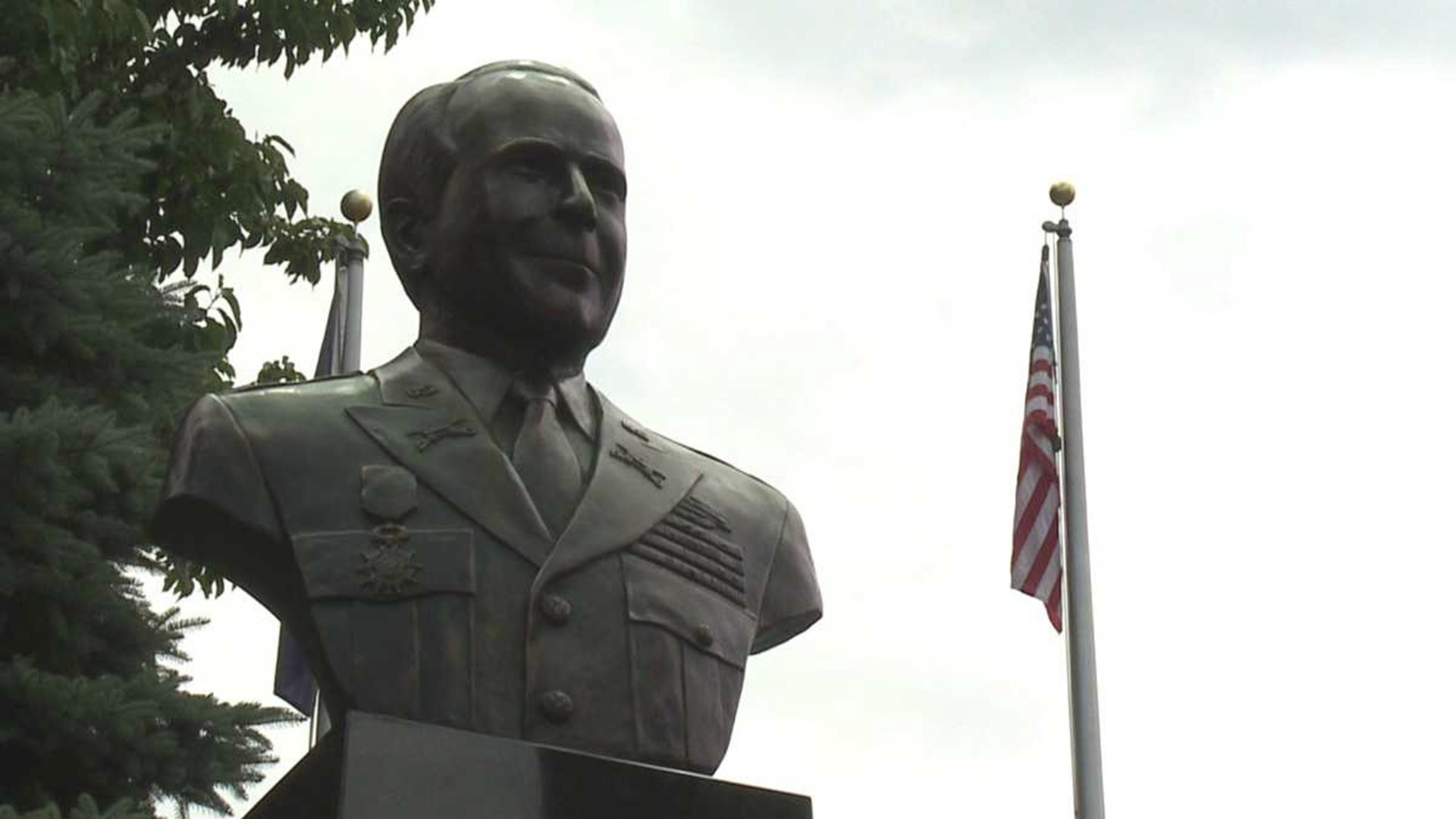 Carbondale Native Honored With Statue