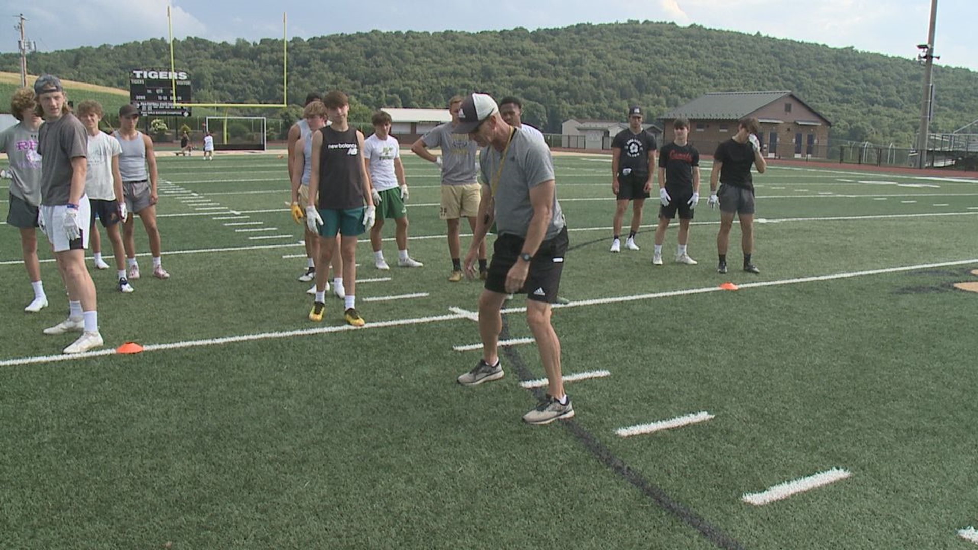 Former Arizona State Wide Receivers Coach Charlie Fisher Comes To Camp In  Columbia County 