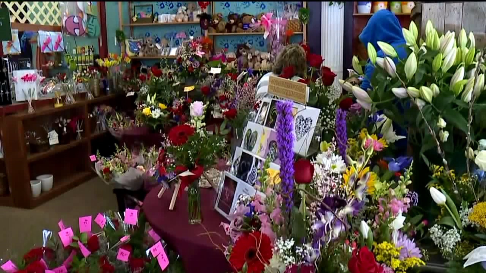 Flower Shops Busy Ahead of Valentine's Day