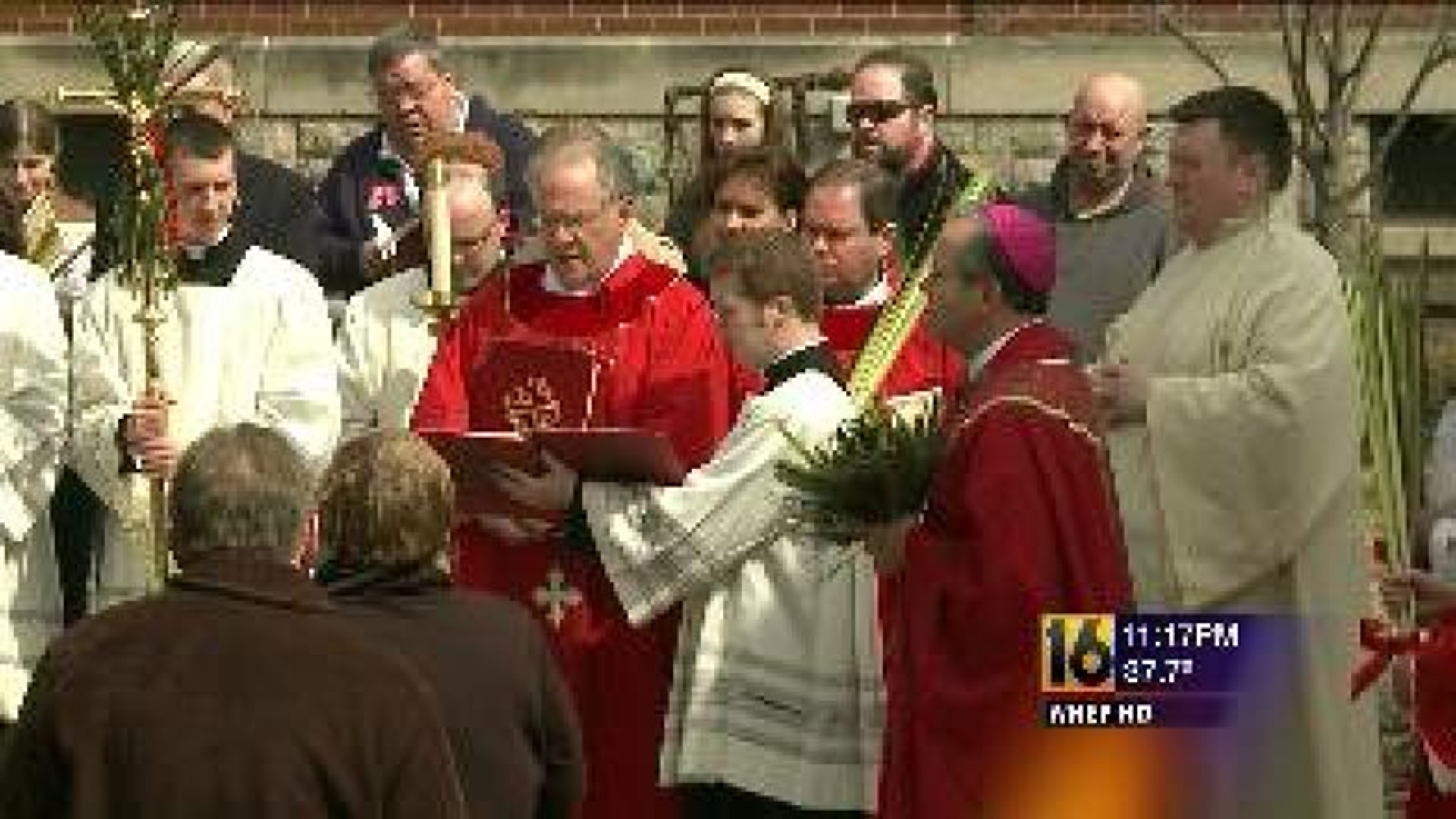Churches Begin Holy Week With Palm Sunday Services