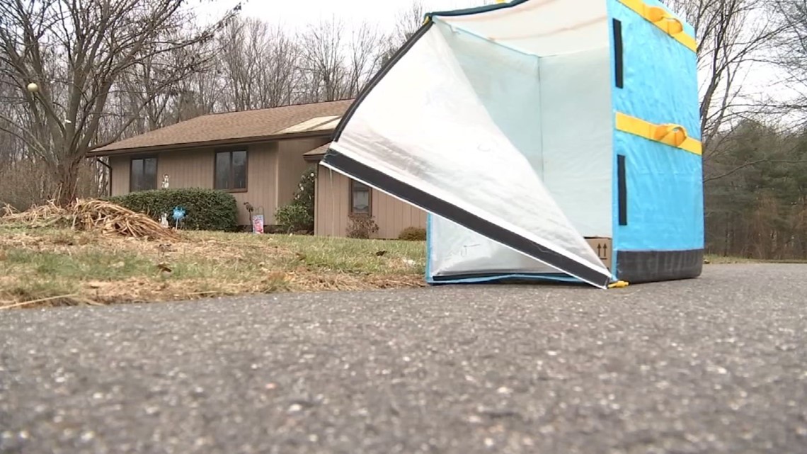 Woman Delivers Dozens of Amazon Packages Dumped in Her Driveway