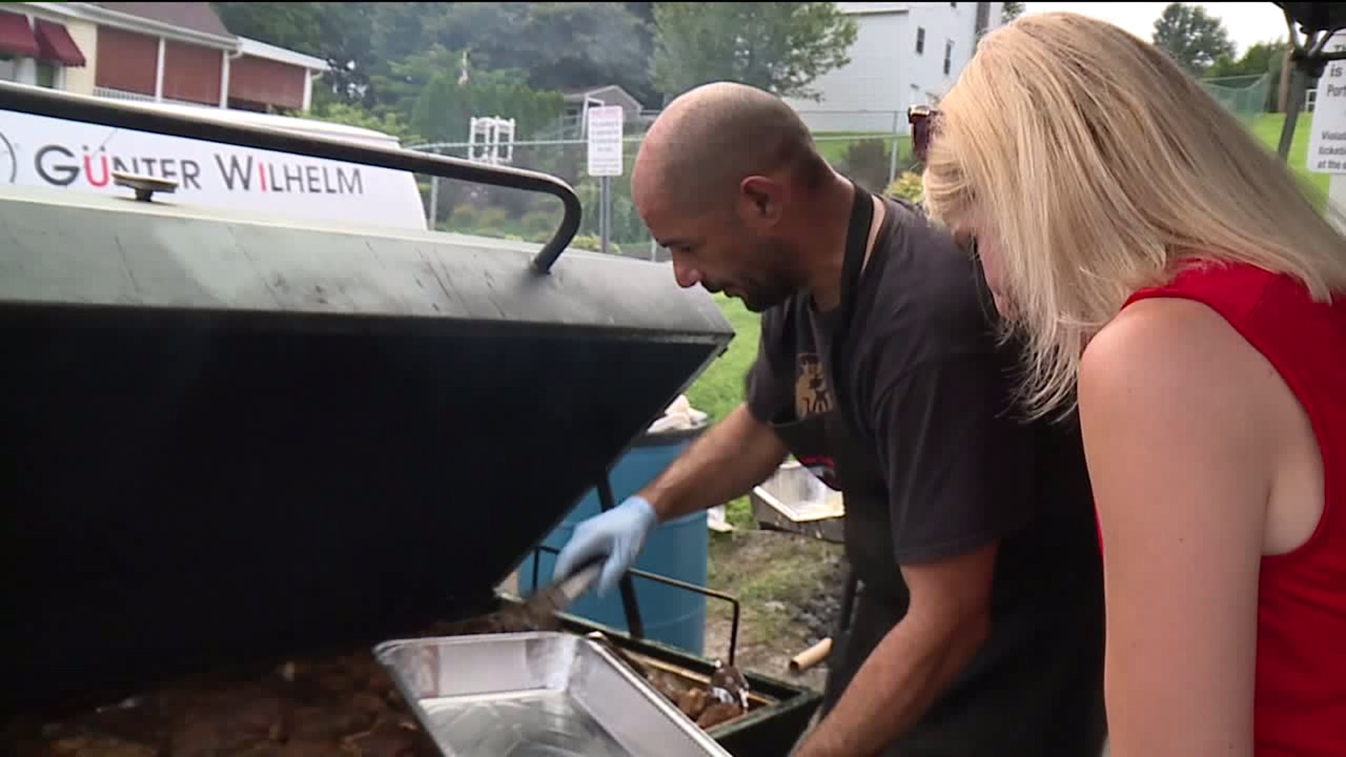 Chef Makes it His Mission to Feed Thousands of People in Flood Zone