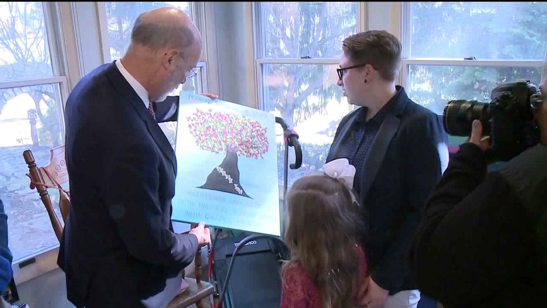 Governor Visits Misericordia to Promote Women with Children Program