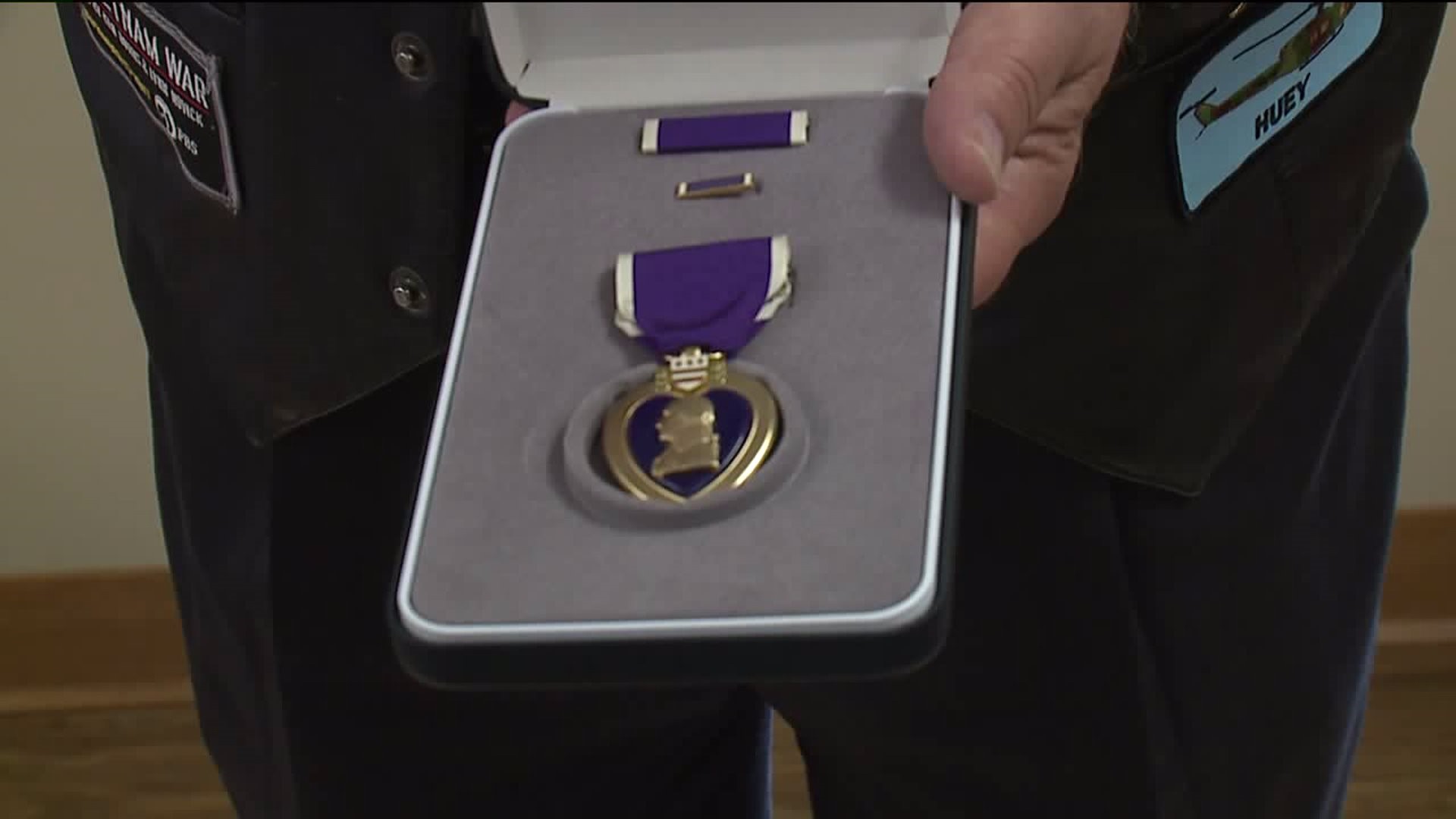 Family Receives Soldier`s Purple Heart