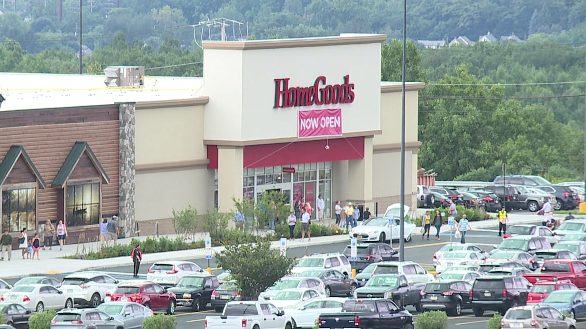 Shoppers Head to HomeGoods Grand Opening