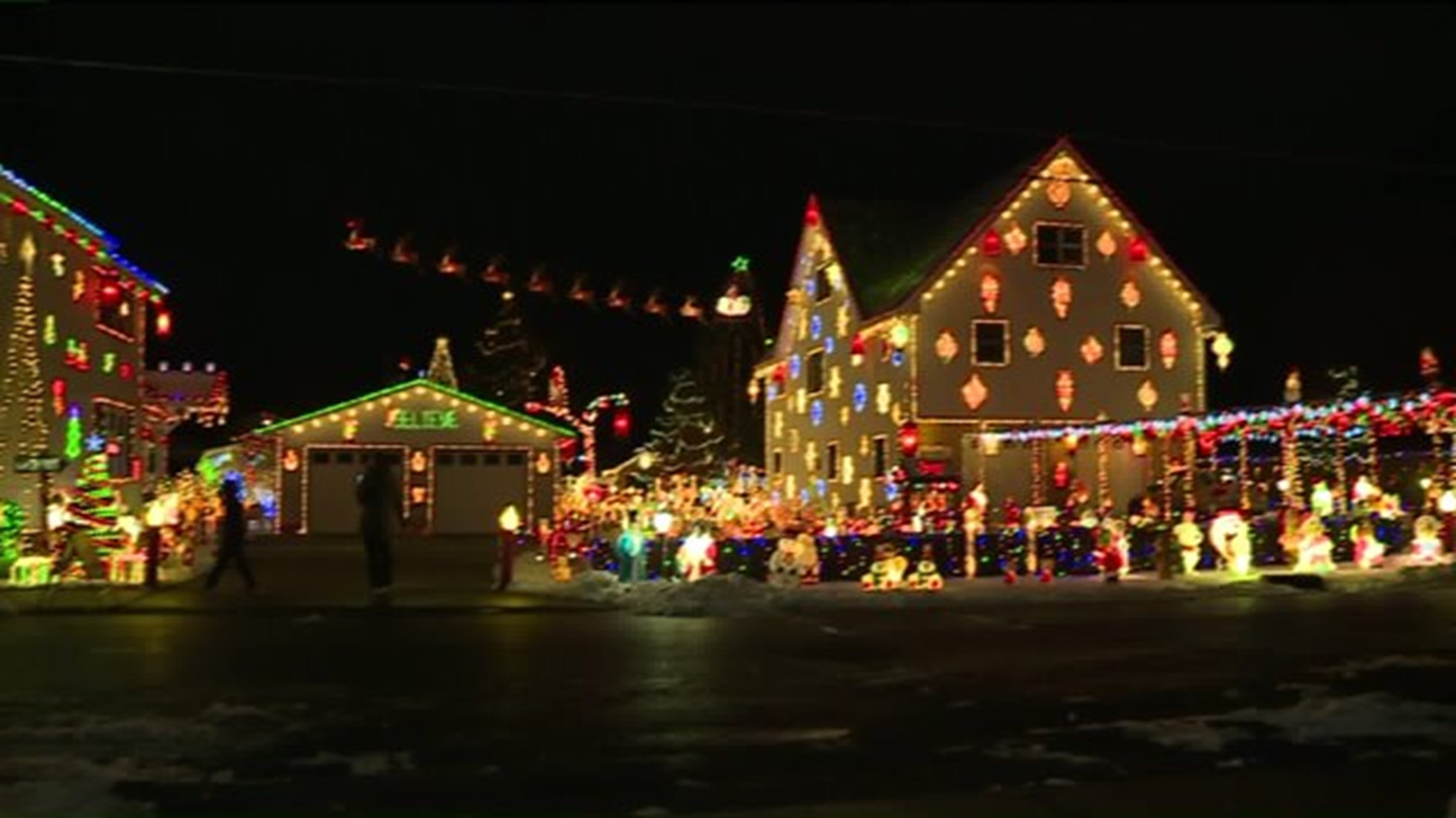 Massive Christmas Light Display in Peckville