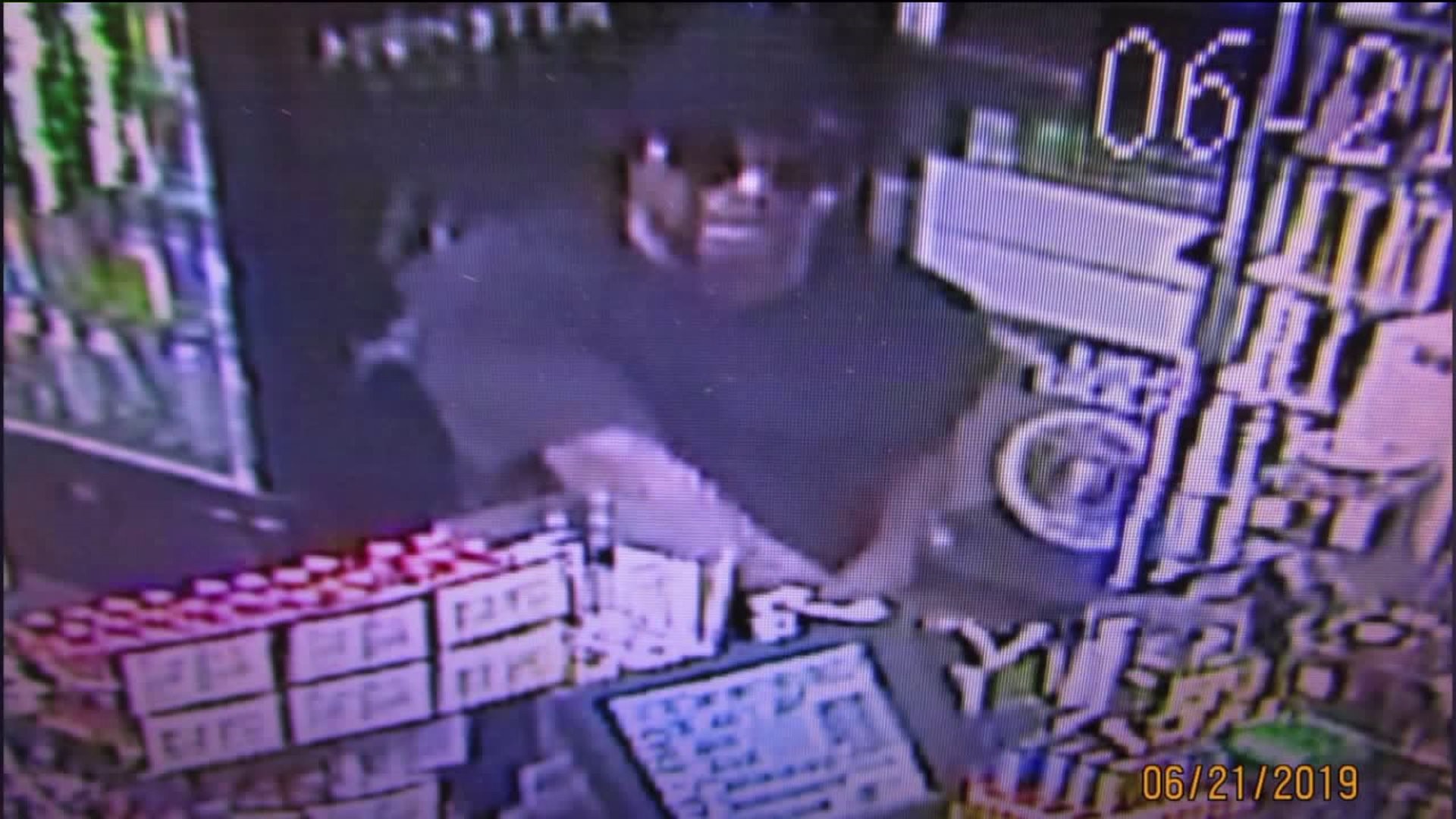 Robber Holds Convenience Store Worker at Gunpoint in Clinton County