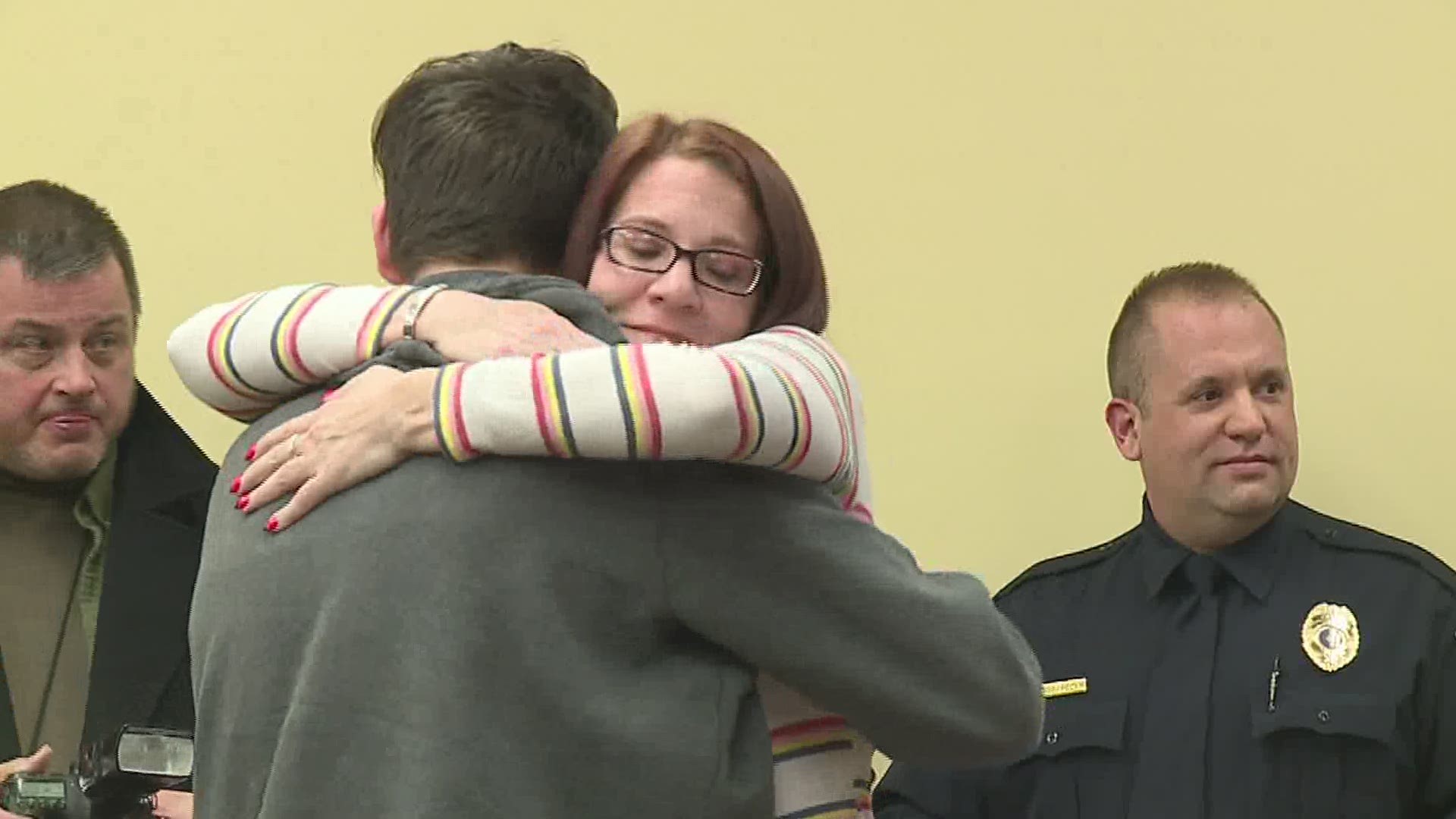 The teens were given the Heroic Bravery Award at a meeting in Lehman Township.
