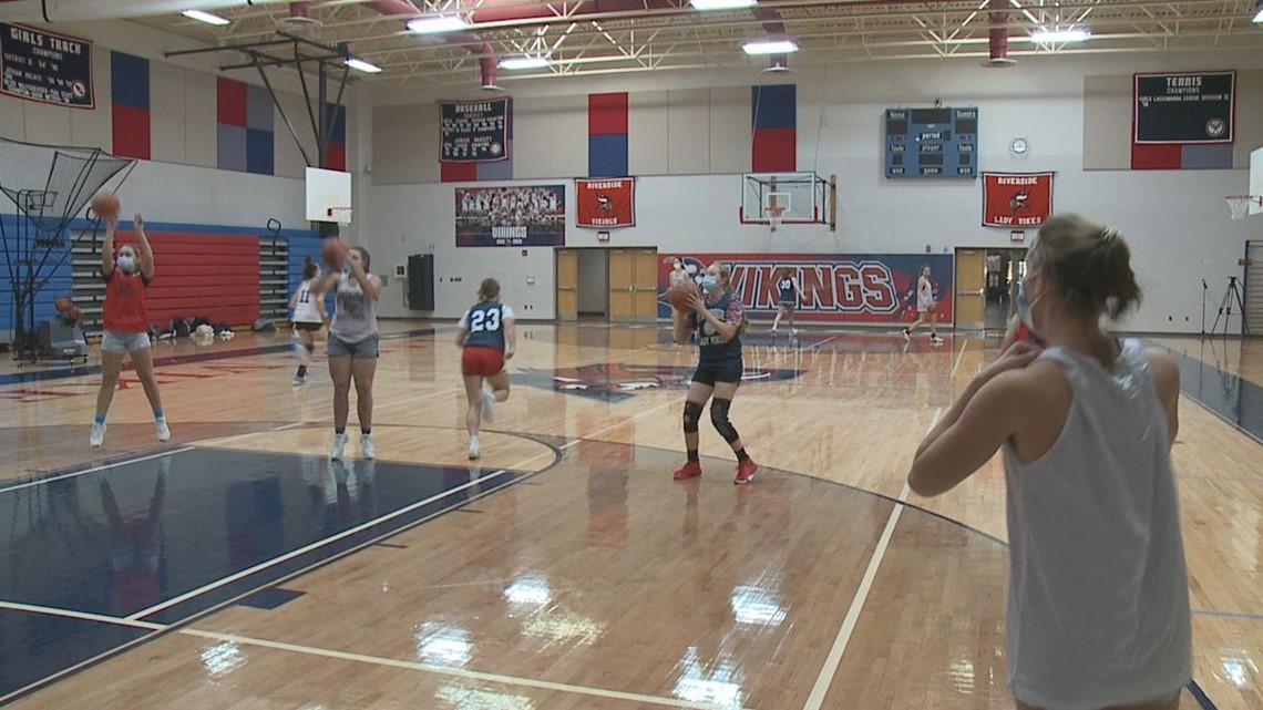 Vaqueros Women's Basketball practicing their fancy footwork