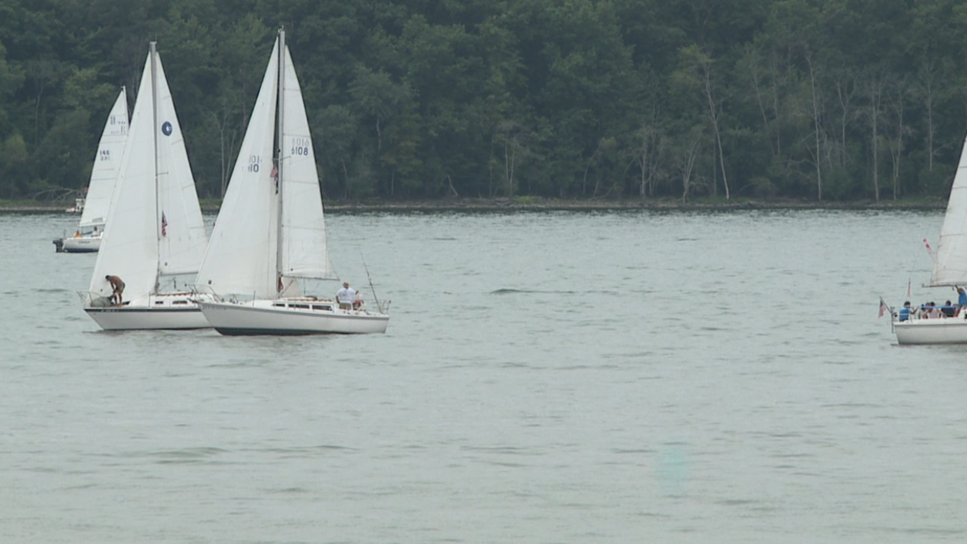 Even the gloomy skies couldn't keep boaters and buyers away from the weekend of music, food, and merchandise.