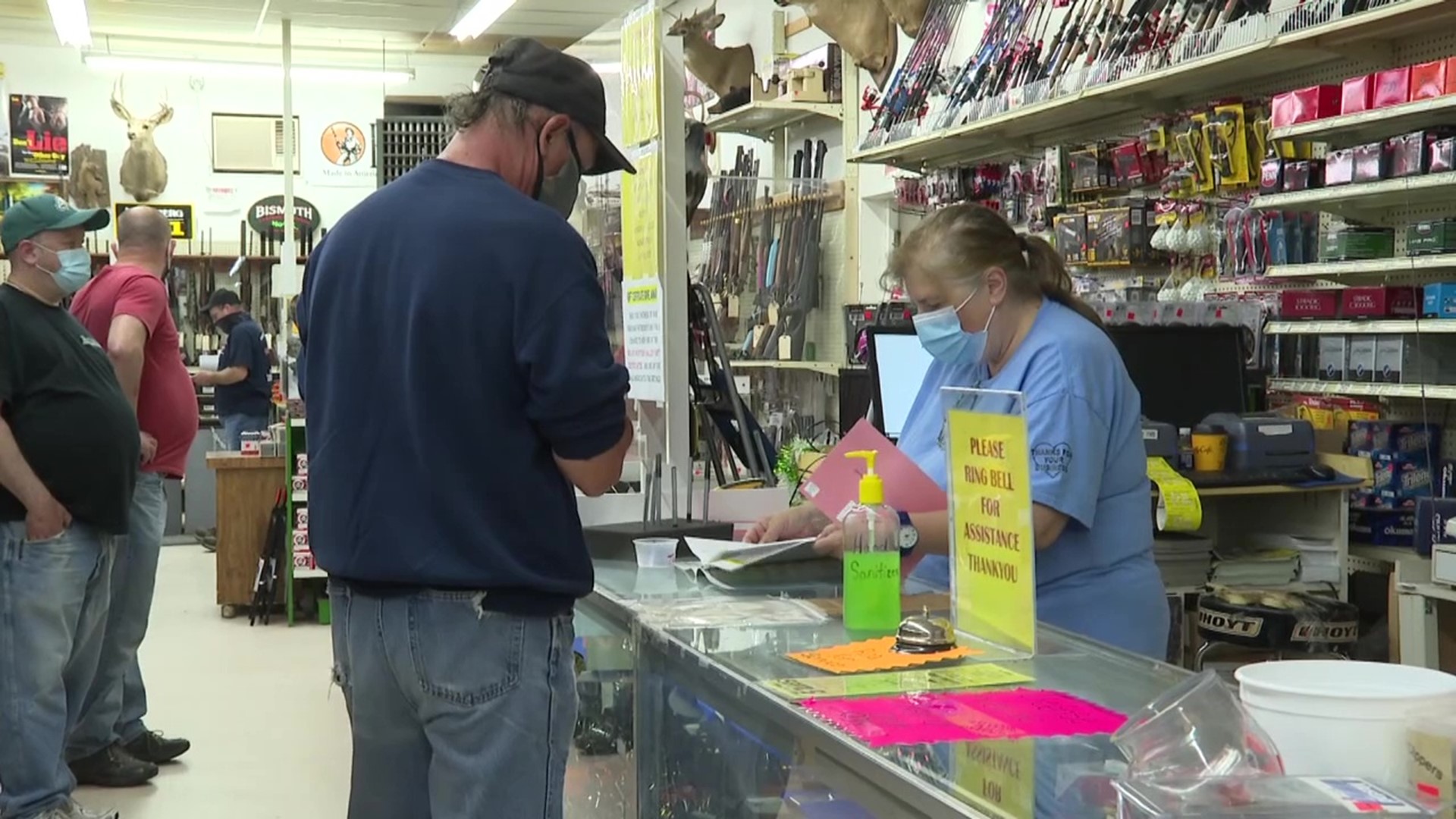 Hunting licenses go on sale in PA for season