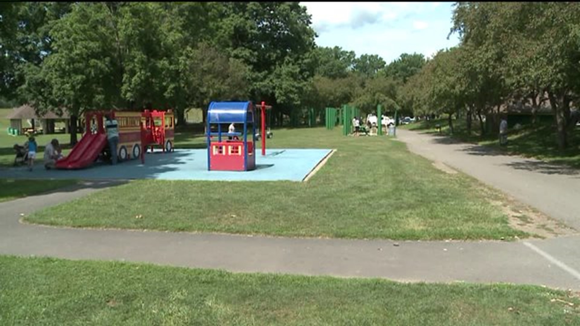 Volunteers Clean Up Kirby Park to Deter Crime