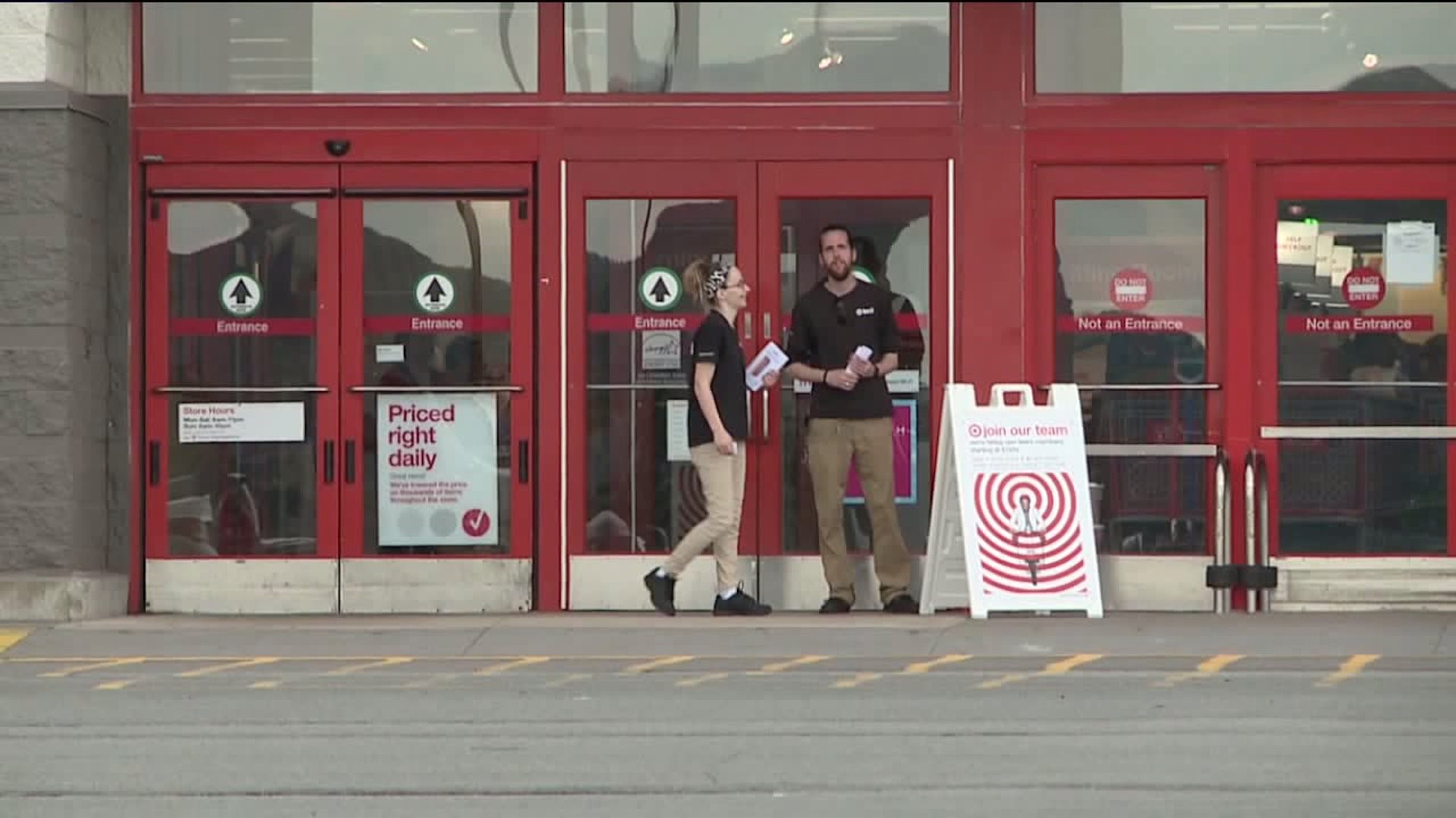 Long lines reported at Target amid widespread register outages